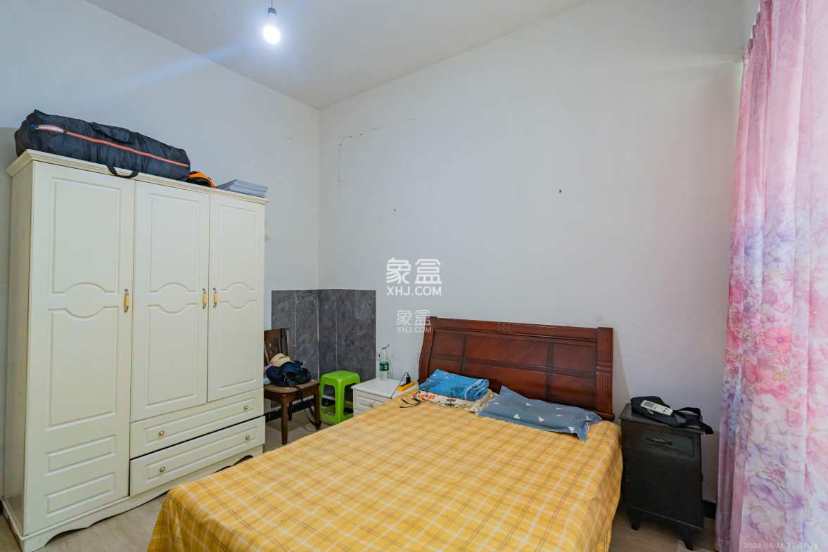 恒大雅苑 4室2厅2卫 108.0万 恒大雅苑 4室2厅2卫 108.0万卧室