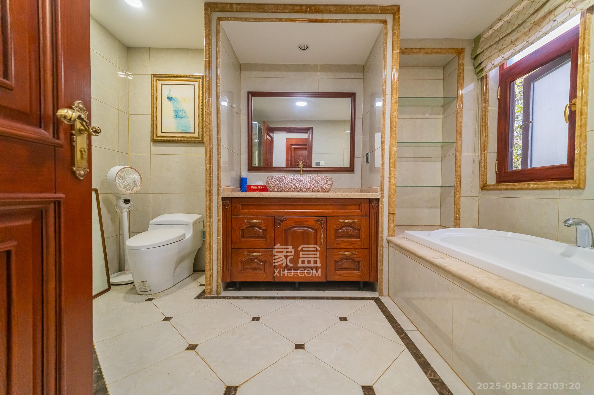 海伦春天  5室2厅3卫    288.0万卫生间