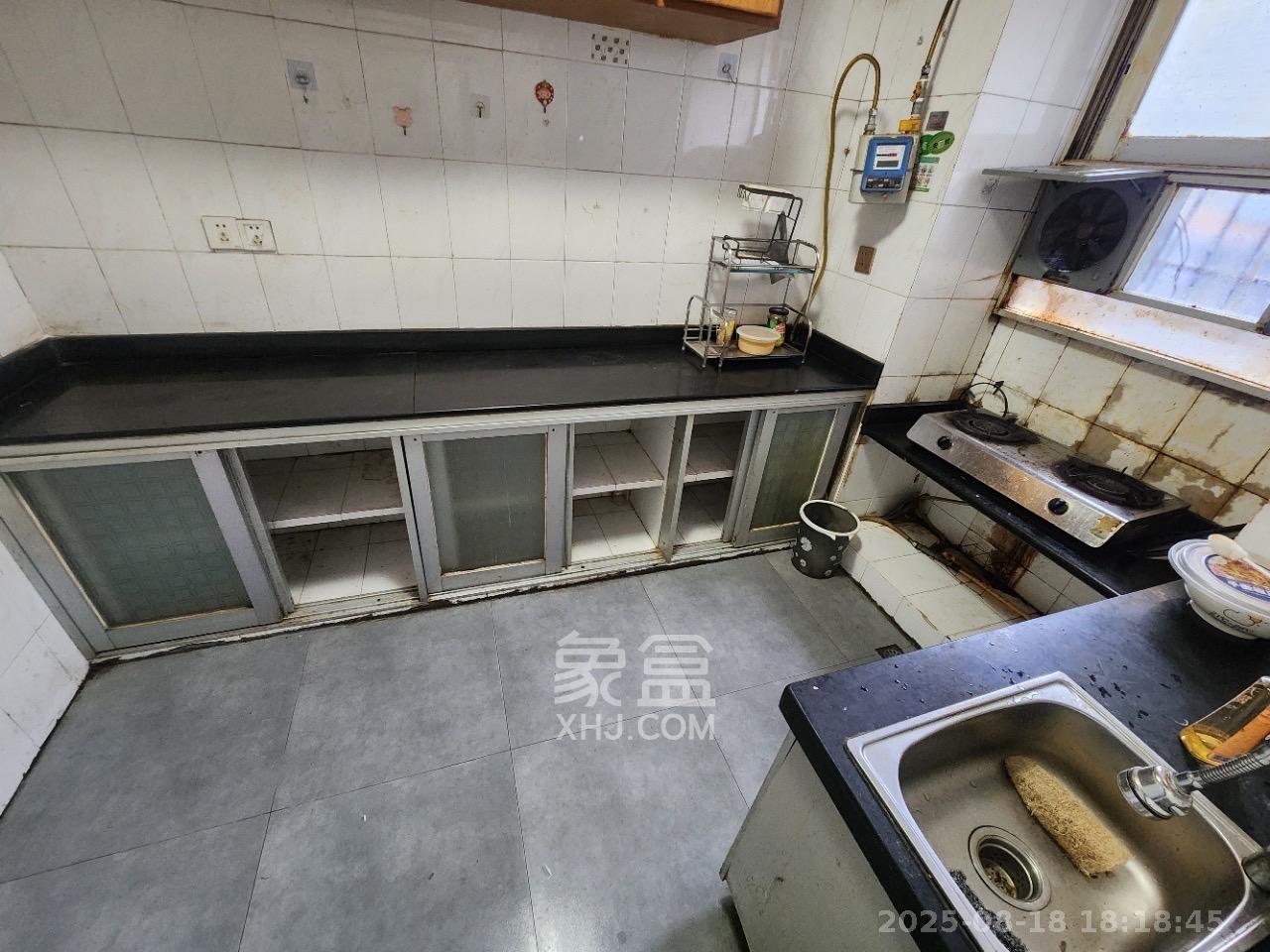 英才园二片  3室2厅1卫    2200.0元/月 英才园二片  3室2厅1卫    2200.0元/月室内图