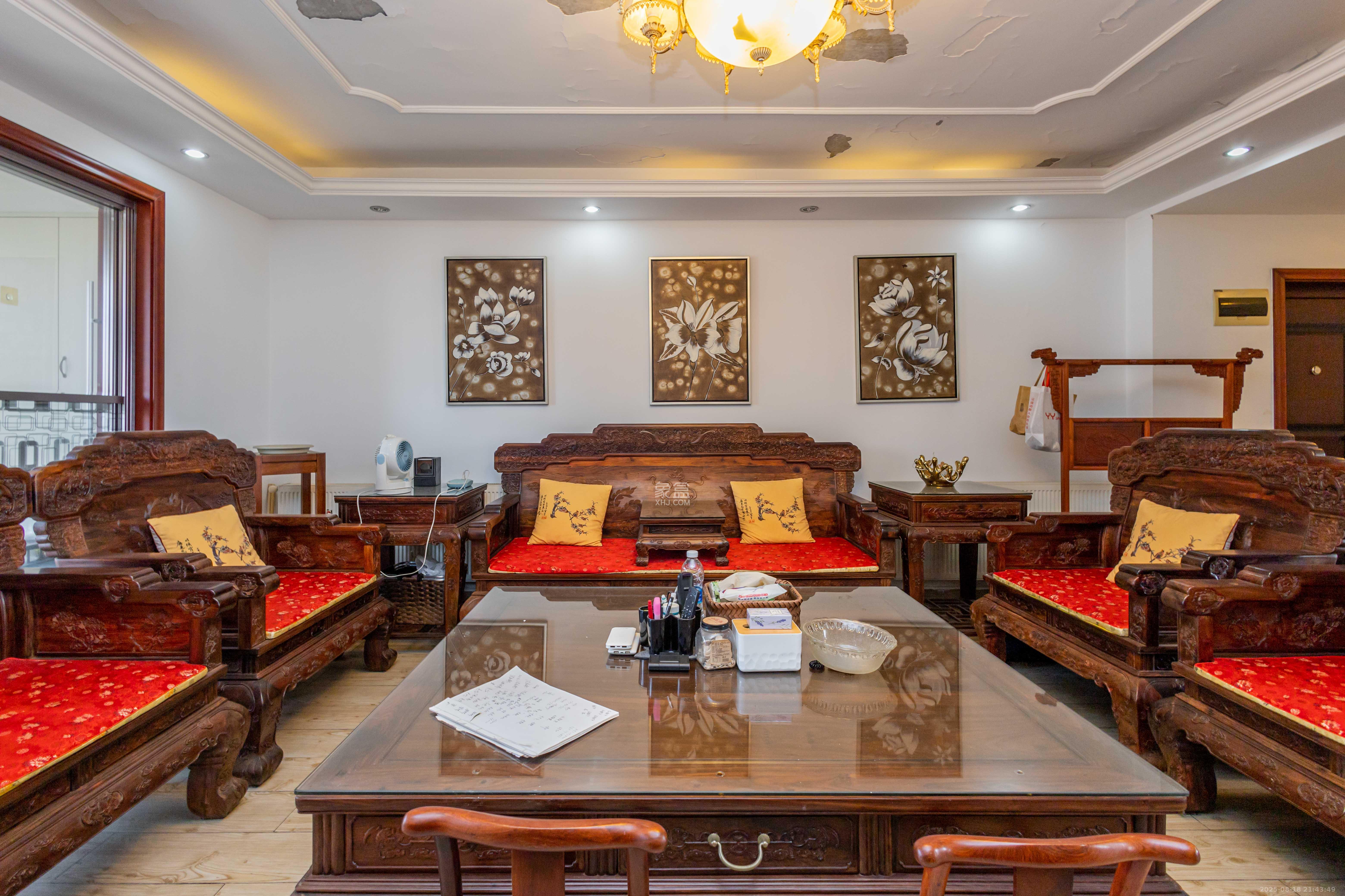 嘉盛和园  4室2厅2卫    142.0万 嘉盛和园  4室2厅2卫    142.0万客厅