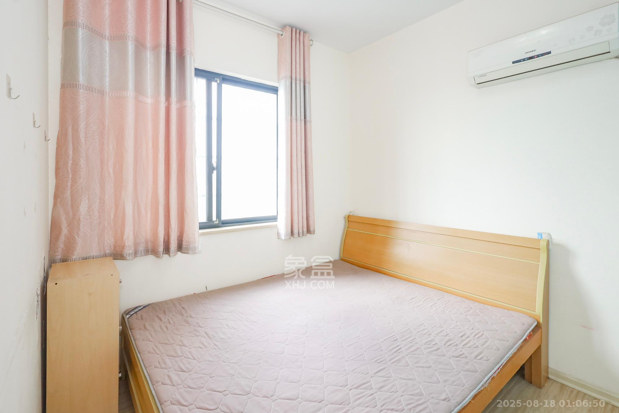 钰龙天下一期 1室2厅1卫 200.0万 钰龙天下一期 1室2厅1卫 200.0万卧室