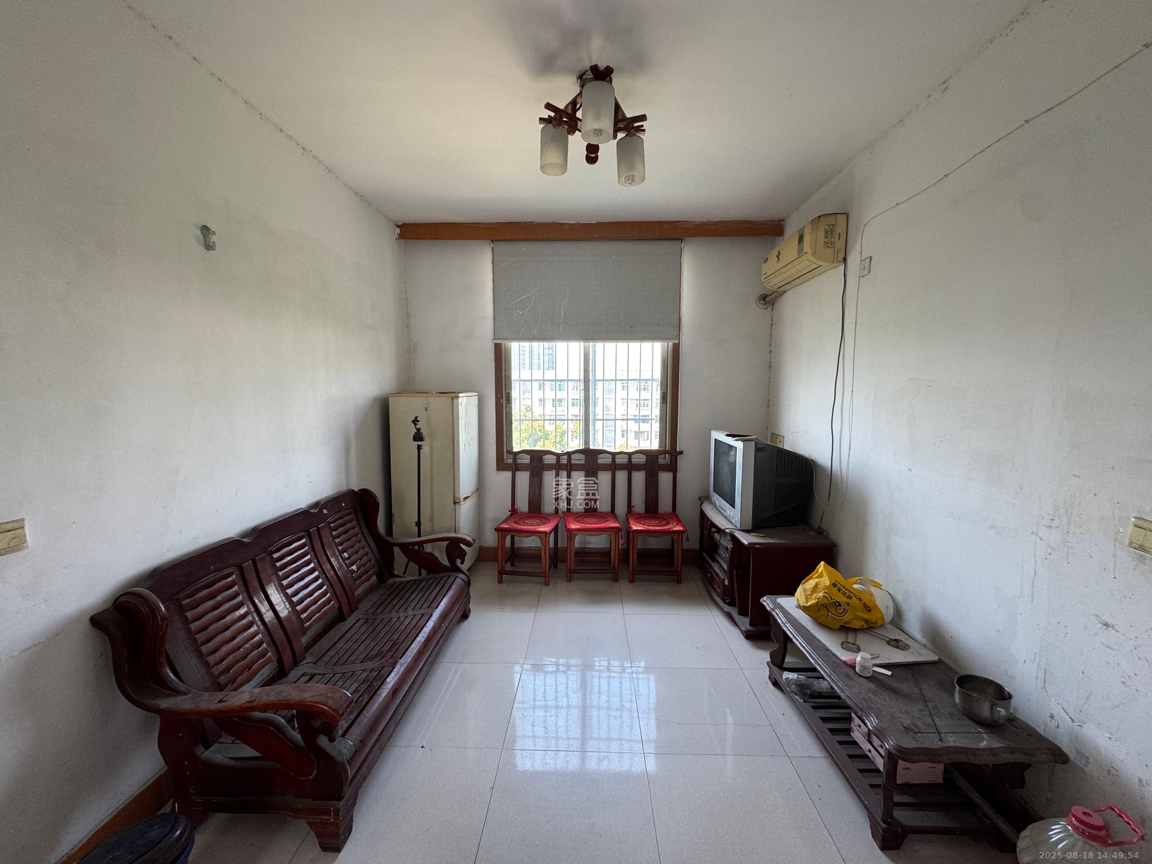 中南村(一二三村)  2室1厅0卫    800.0元/月 中南村(一二三村)  2室1厅0卫    800.0元/月