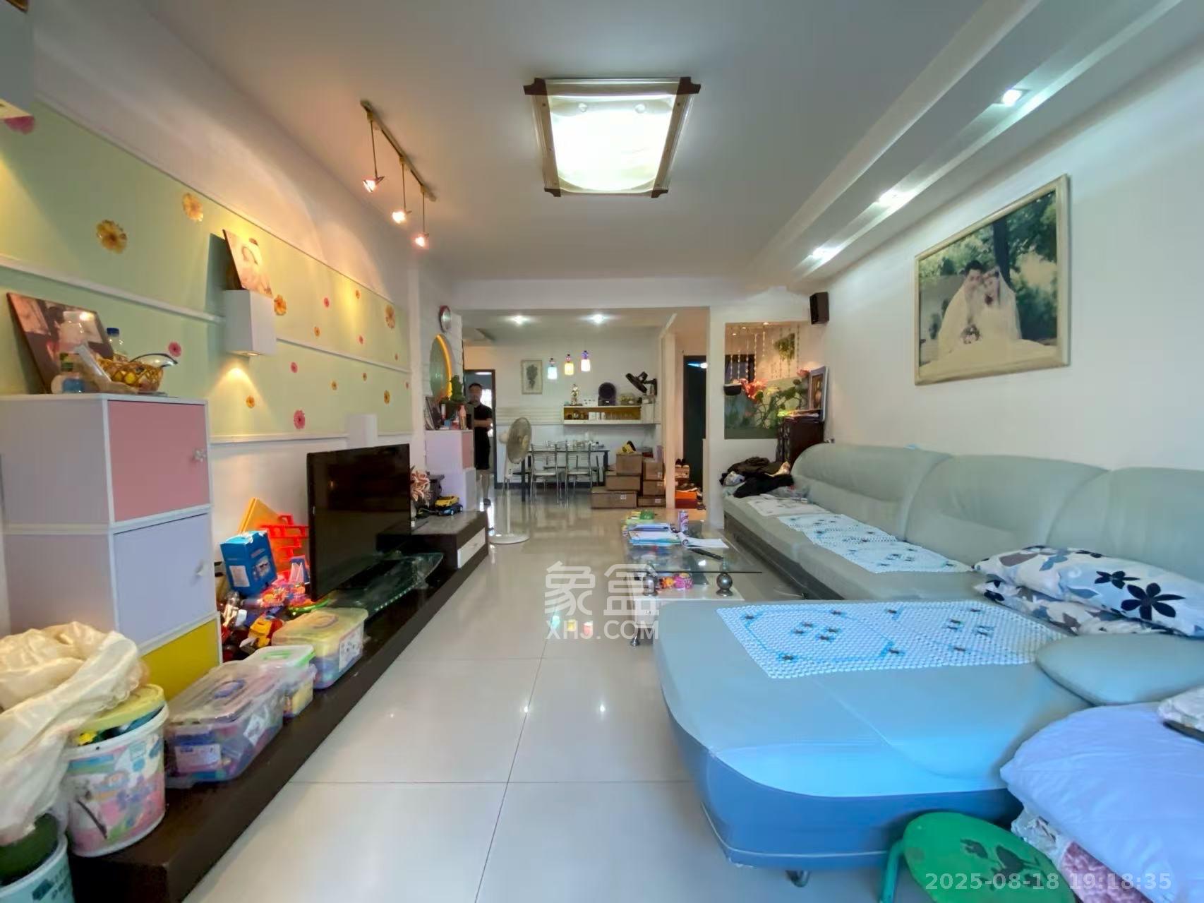 四方小区 2室2厅1卫 1650.0元/月 四方小区 2室2厅1卫 1650.0元/月室内图