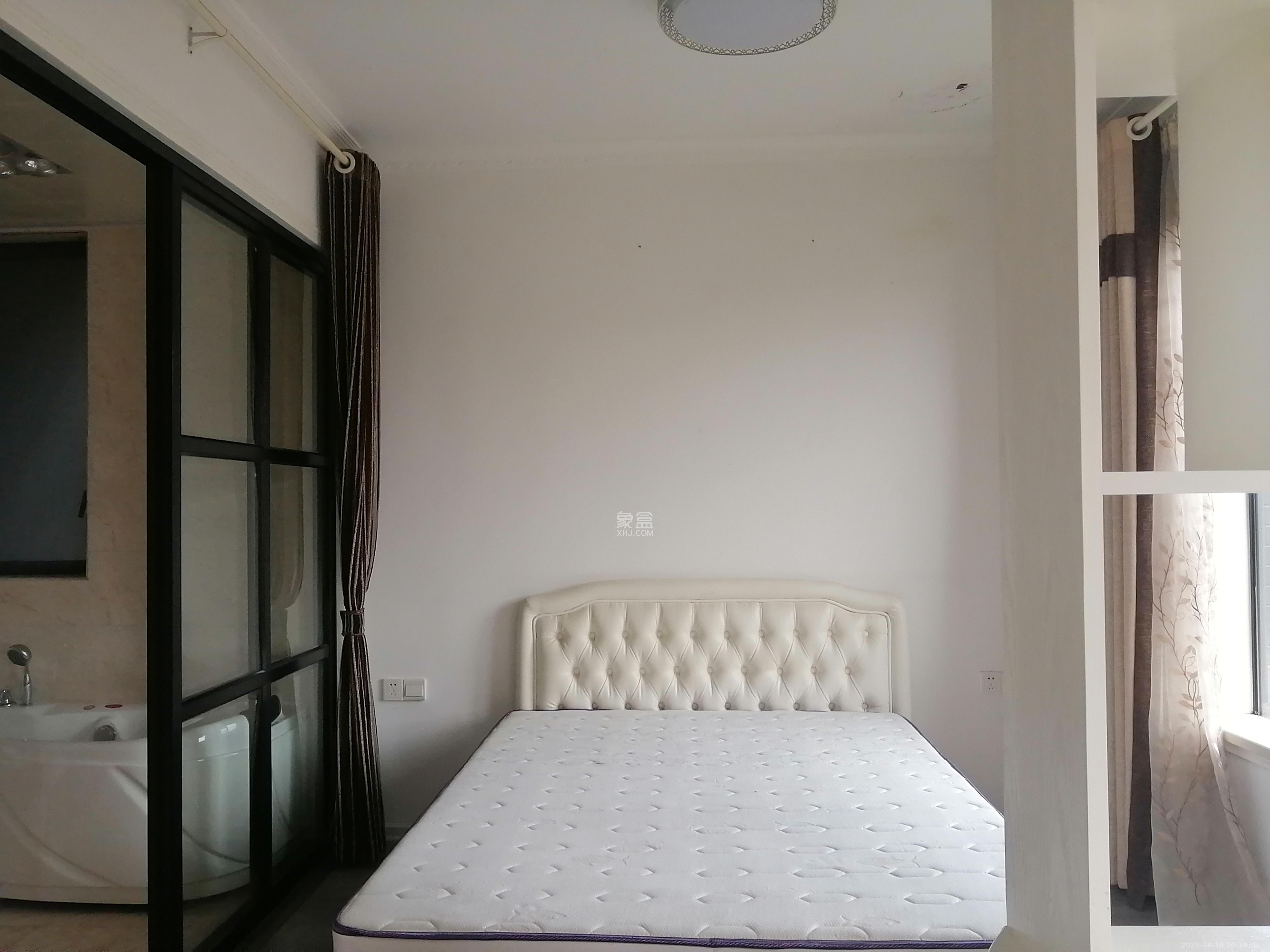 绿地公馆(绿地名邸) 2室2厅2卫 2300.0元/月 绿地公馆(绿地名邸) 2室2厅2卫 2300.0元/月室内图