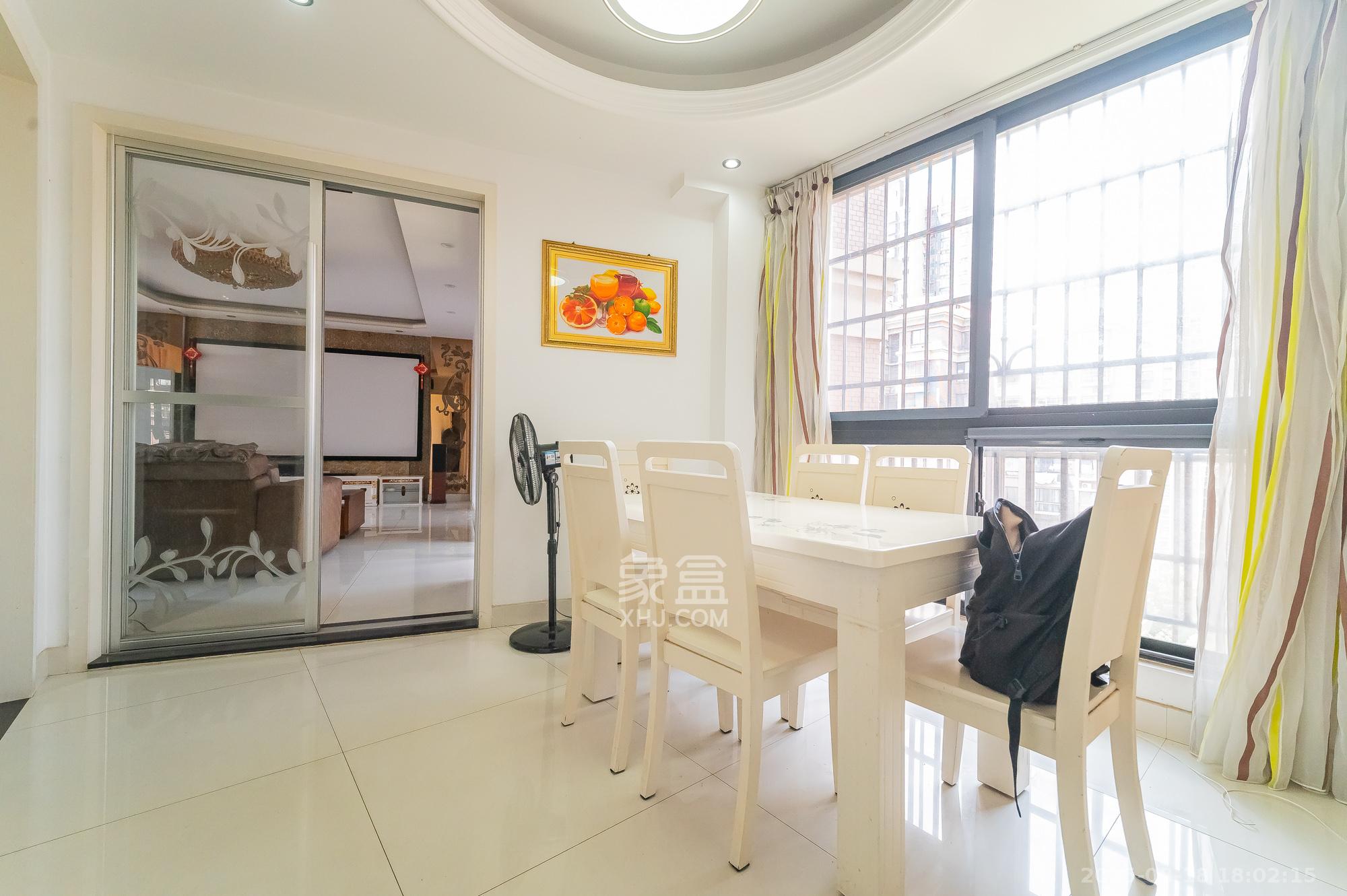 华润凤凰城一期 3室2厅2卫 88.8万 华润凤凰城一期 3室2厅2卫 88.8万厨房