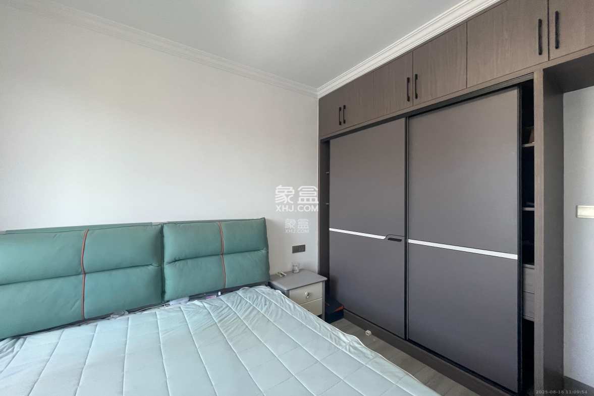 奥克斯滨仕花园(奥克斯洋湖广场/奥克斯中心)  3室2厅2卫    3000.0元/月 奥克斯滨仕花园(奥克斯洋湖广场/奥克斯中心)  3室2厅2卫    3000.0元/月室内图