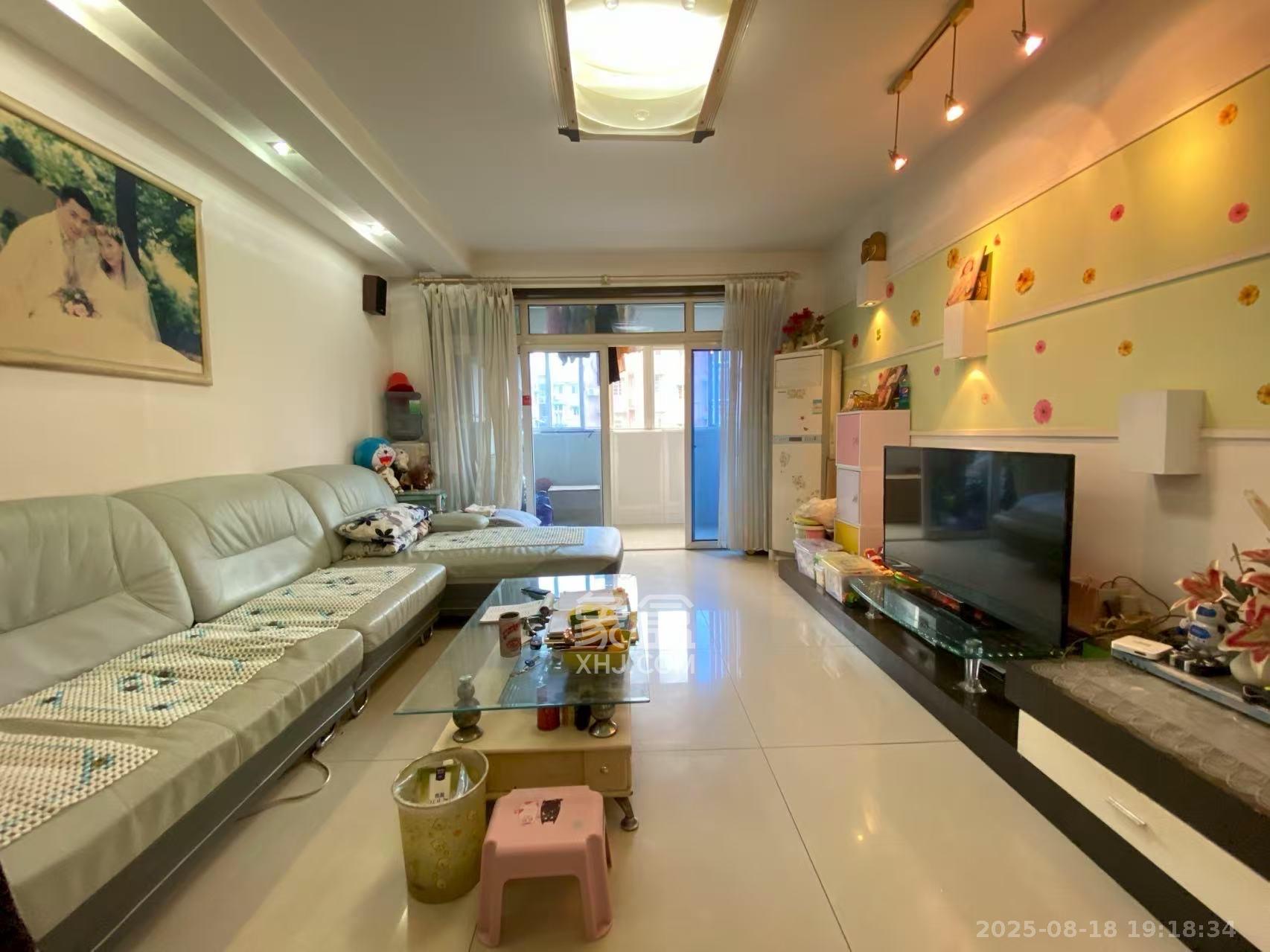 四方小区 2室2厅1卫 1650.0元/月 四方小区 2室2厅1卫 1650.0元/月室内图