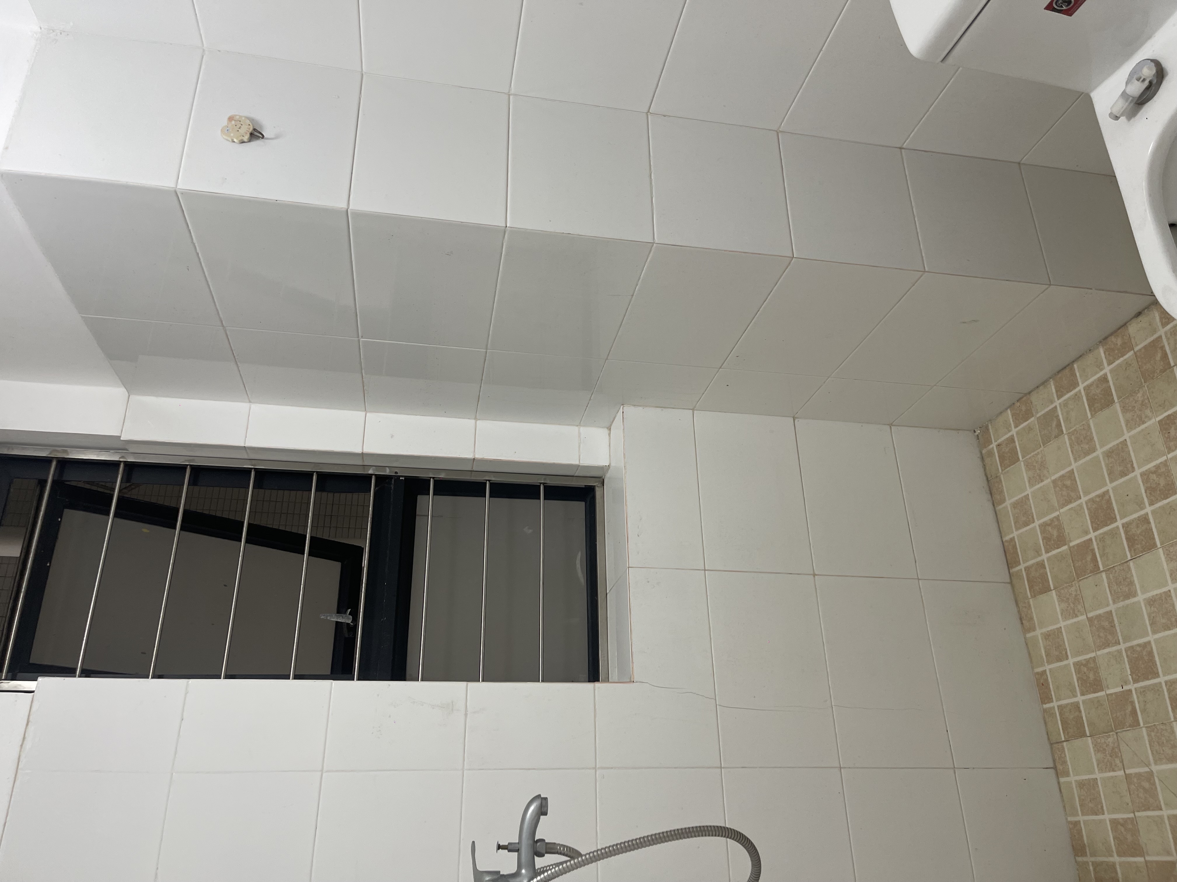 盛贤景都  3室2厅2卫   2300.00元/月室内图