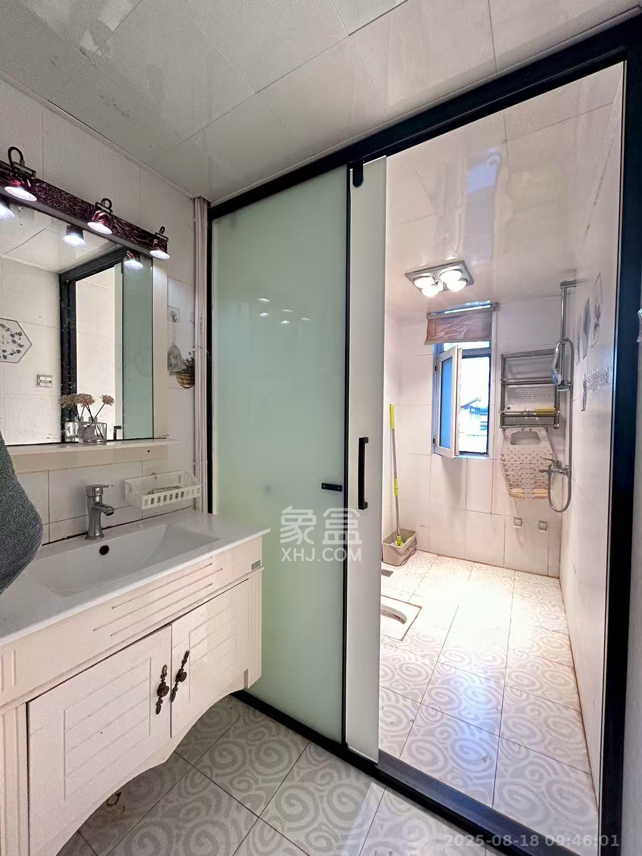 红区抽屉  3室2厅2卫    2800.0元/月室内图