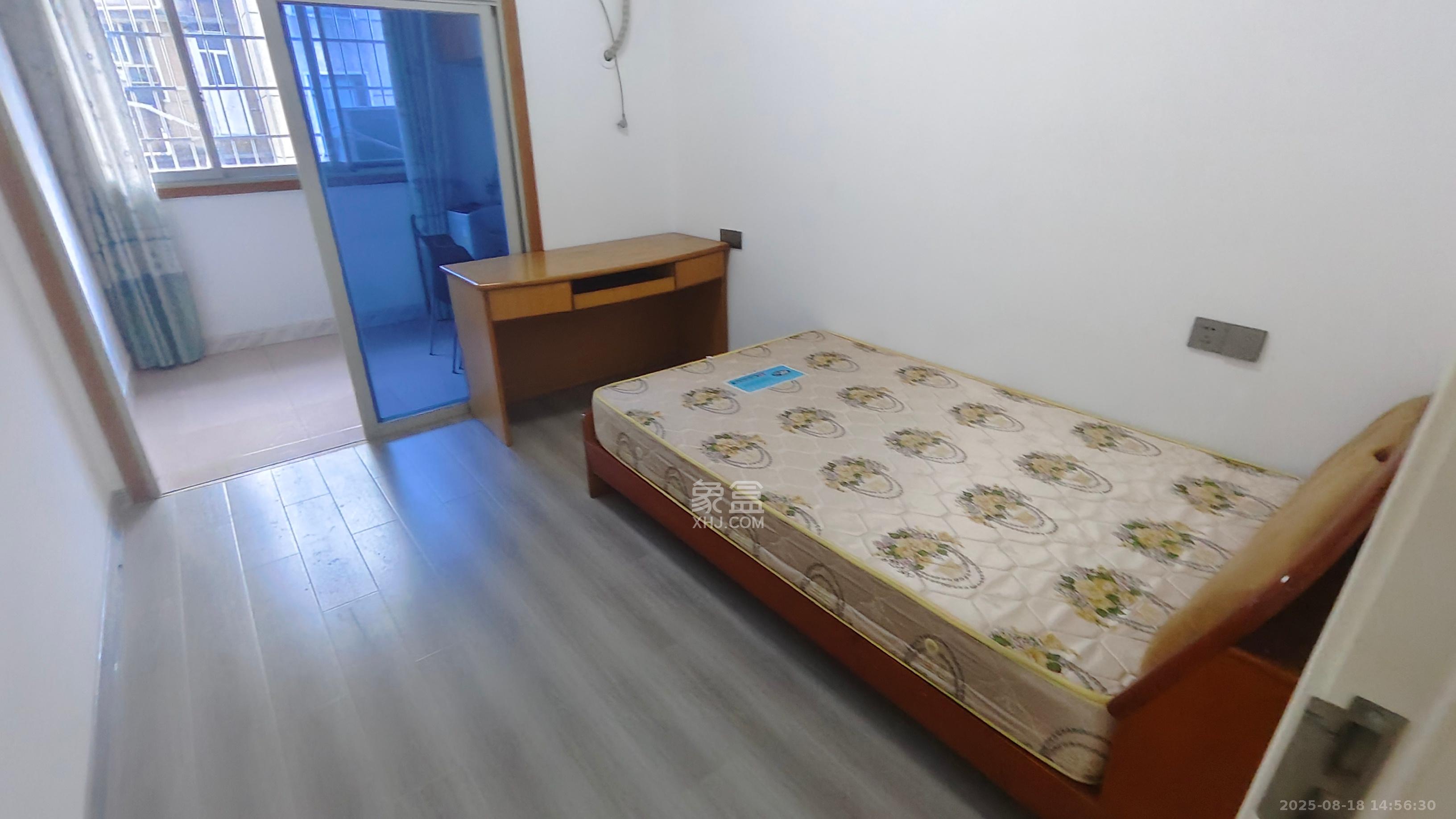 湘仪家园  3室2厅1卫   2100.00元/月室内图