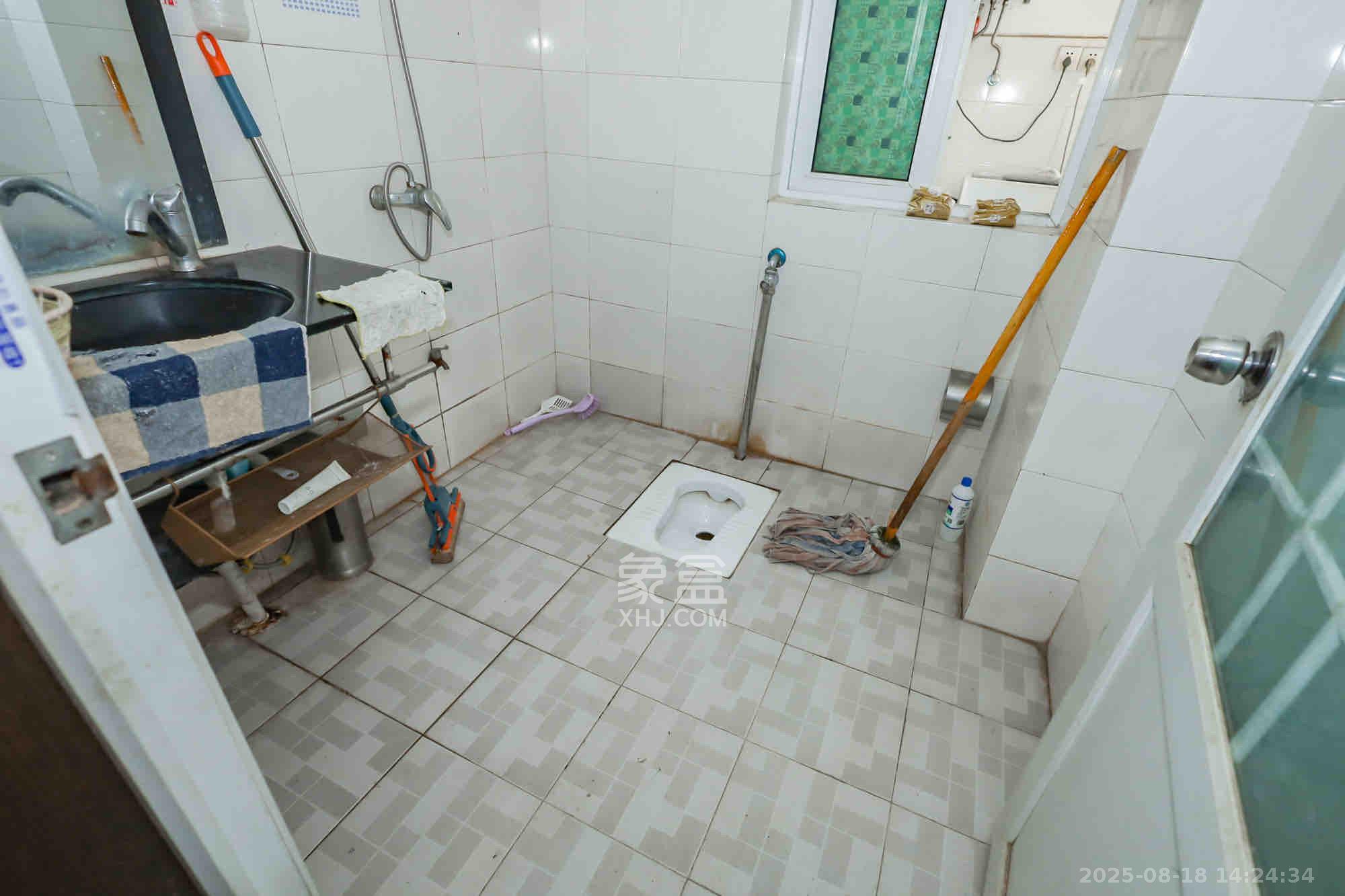 嘉逸名庭  2室1厅1卫   2200.00元/月室内图