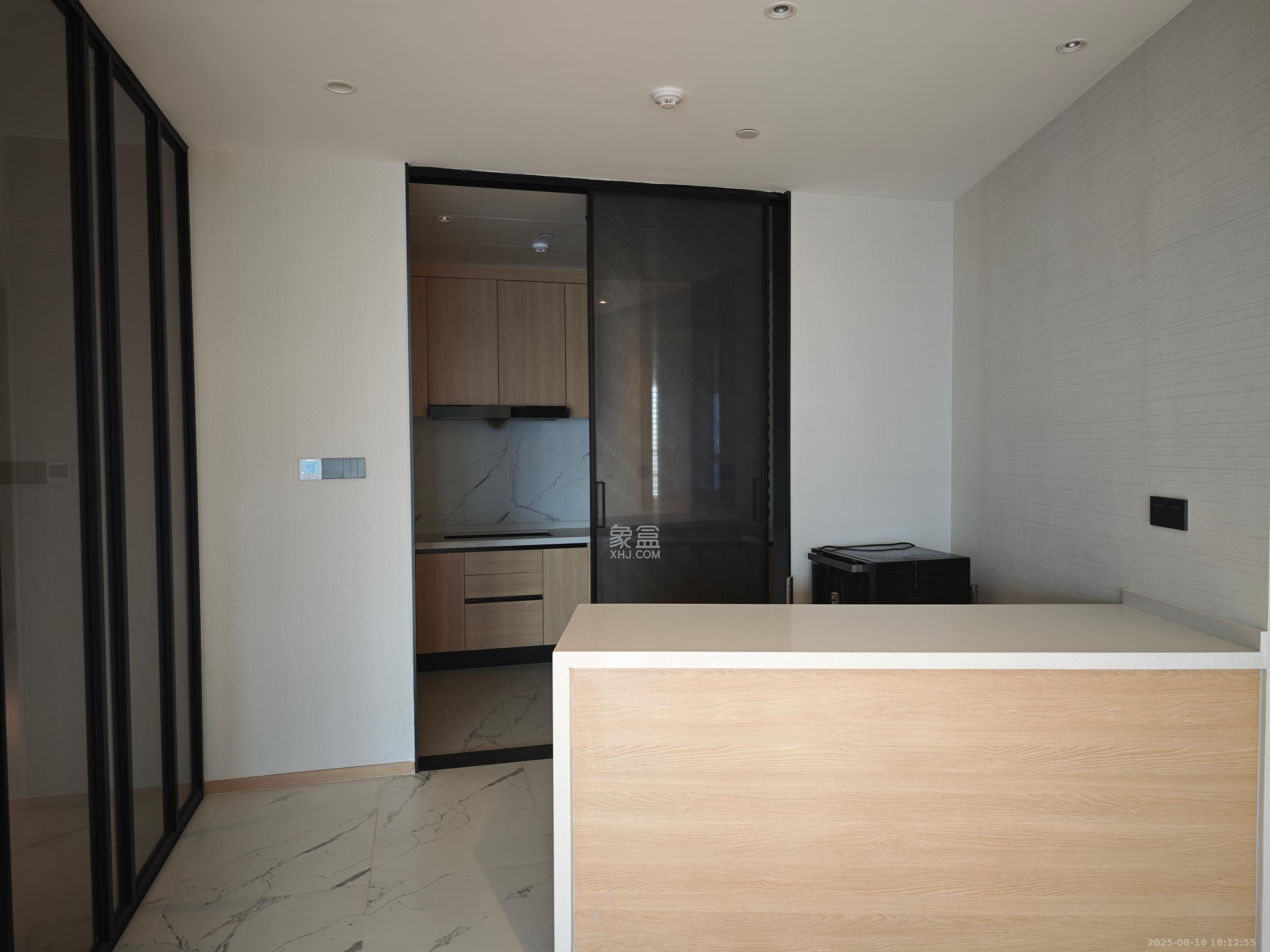 正荣梅溪紫阙台  4室2厅3卫    8500.0元/月室内图