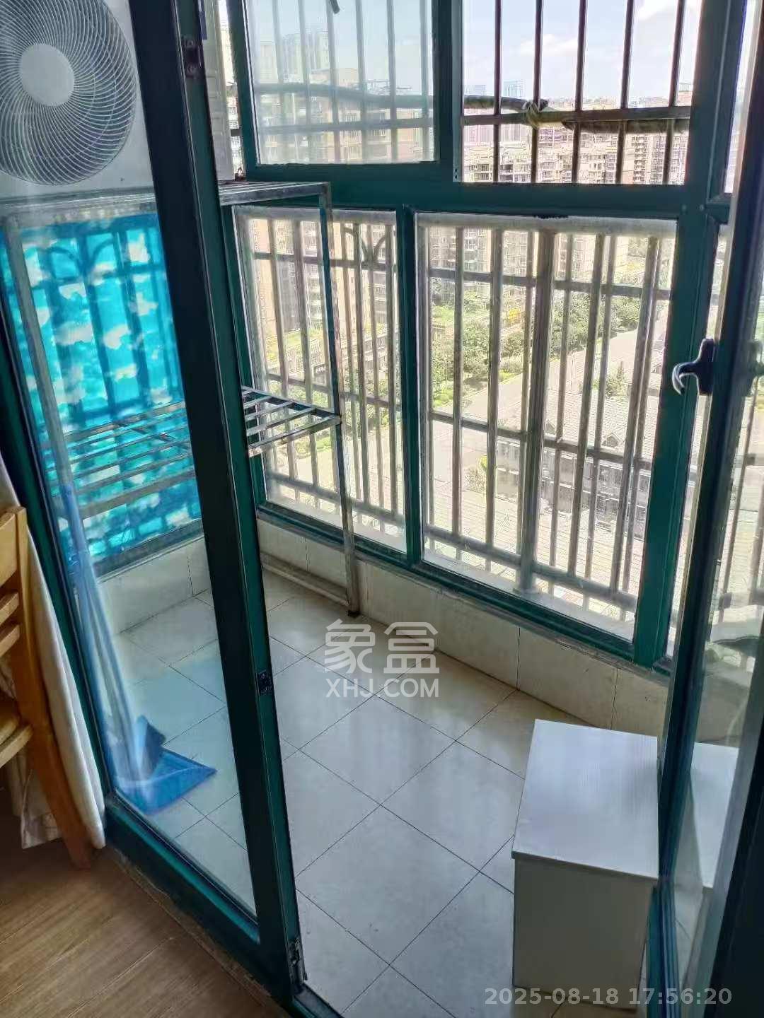 华天LOHO小镇 2室1厅1卫 1200.0元/月 华天LOHO小镇 2室1厅1卫 1200.0元/月室内图