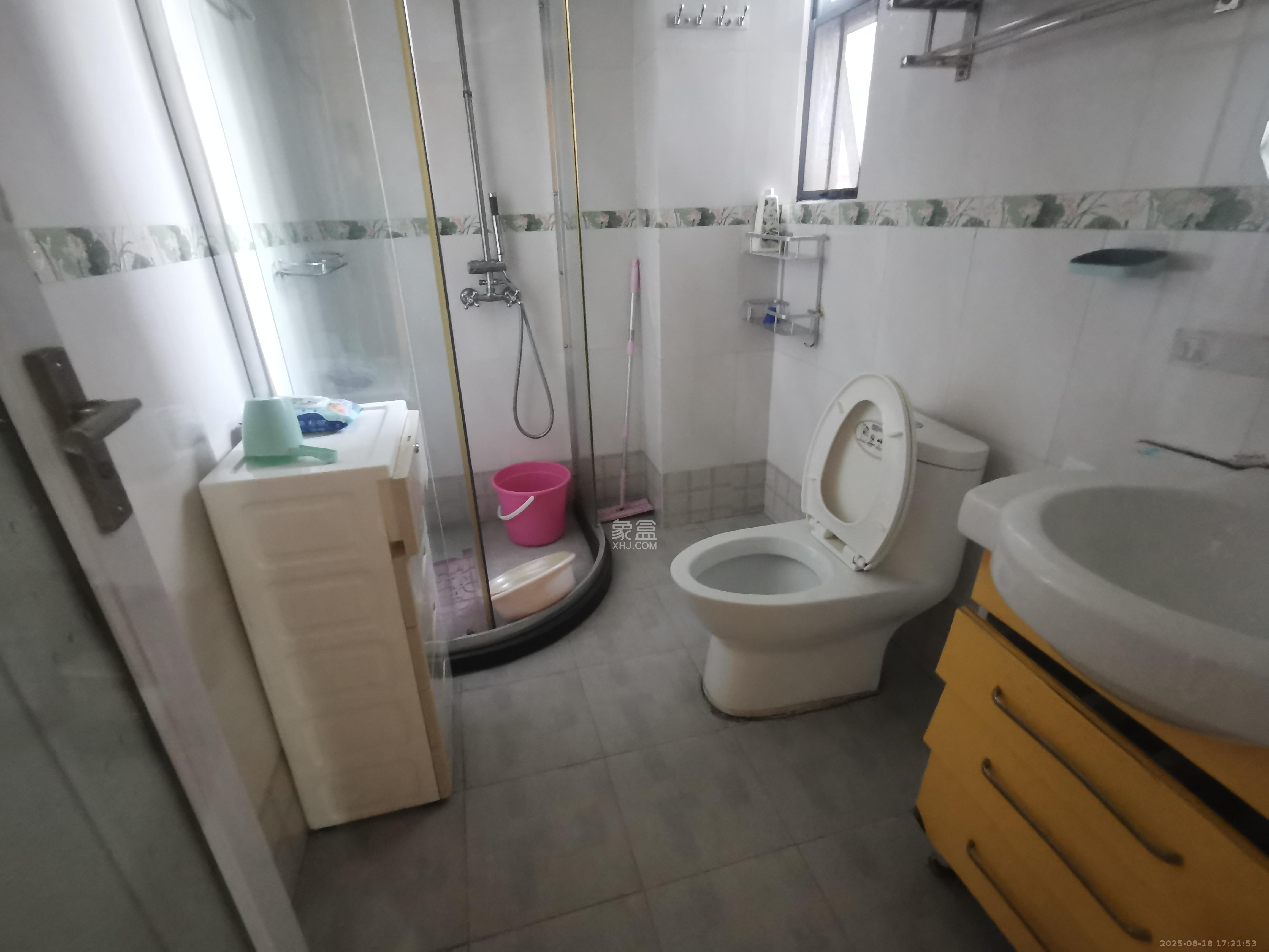 银港水晶城  3室2厅2卫    2700.0元/月 银港水晶城  3室2厅2卫    2700.0元/月