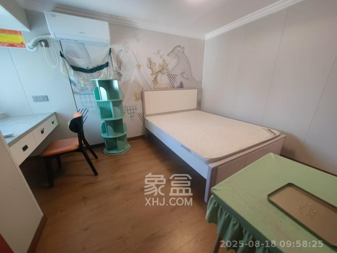 鼎丰前城  5室2厅2卫   4500.00元/月室内图