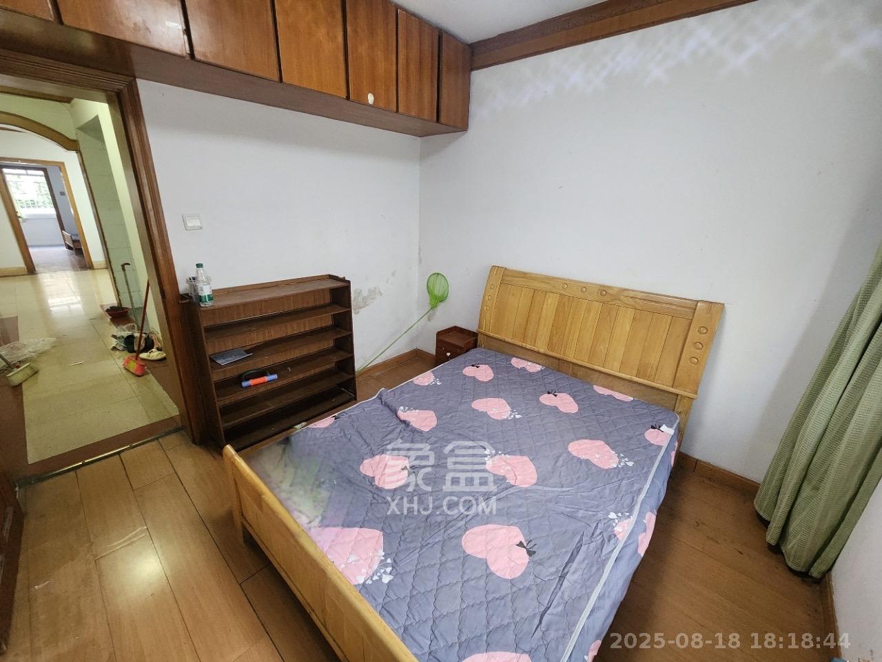 英才园二片  3室2厅1卫    2200.0元/月 英才园二片  3室2厅1卫    2200.0元/月室内图