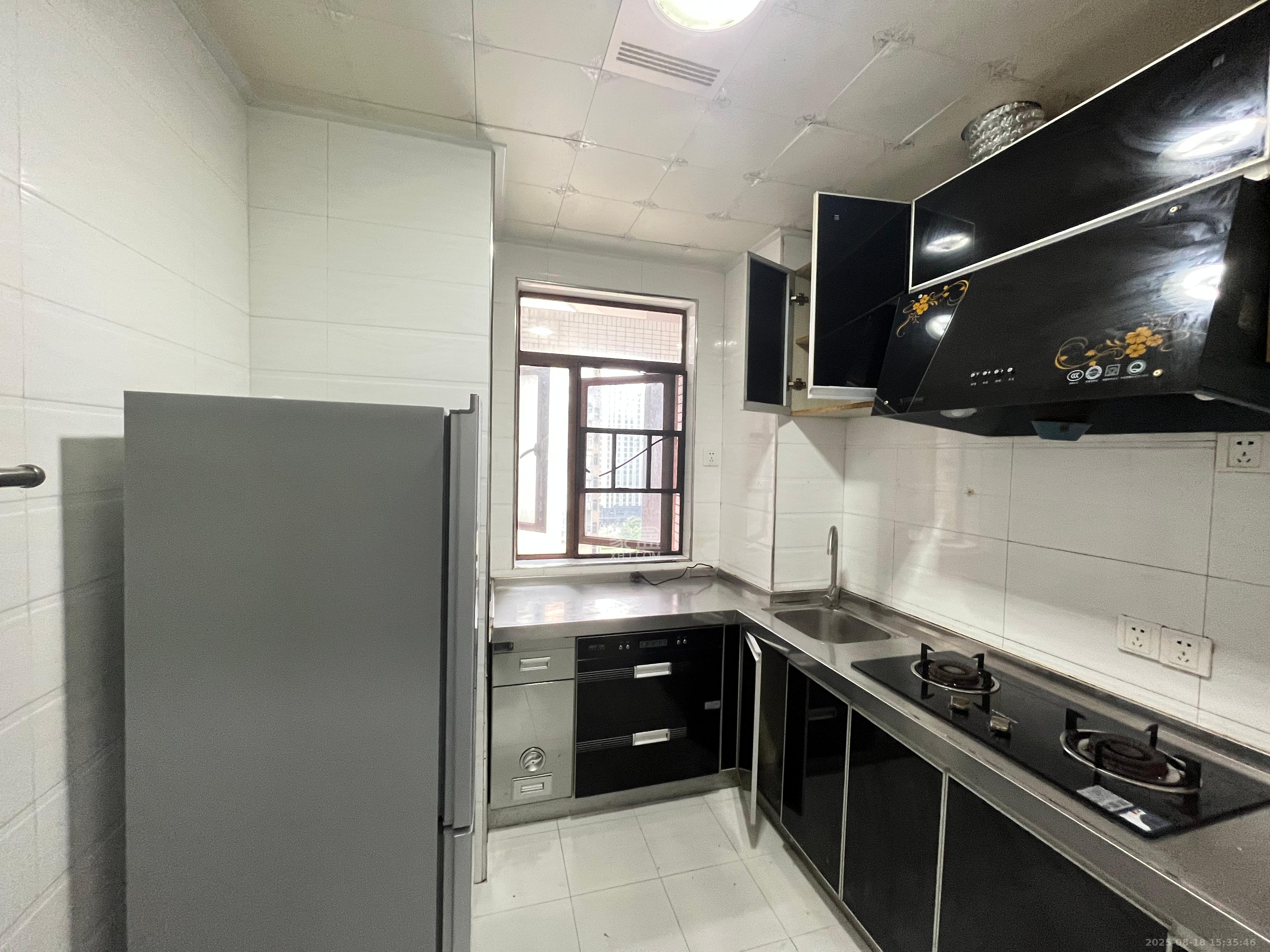 高信向日葵 3室2厅1卫 2600.0元/月 高信向日葵 3室2厅1卫 2600.0元/月室内图