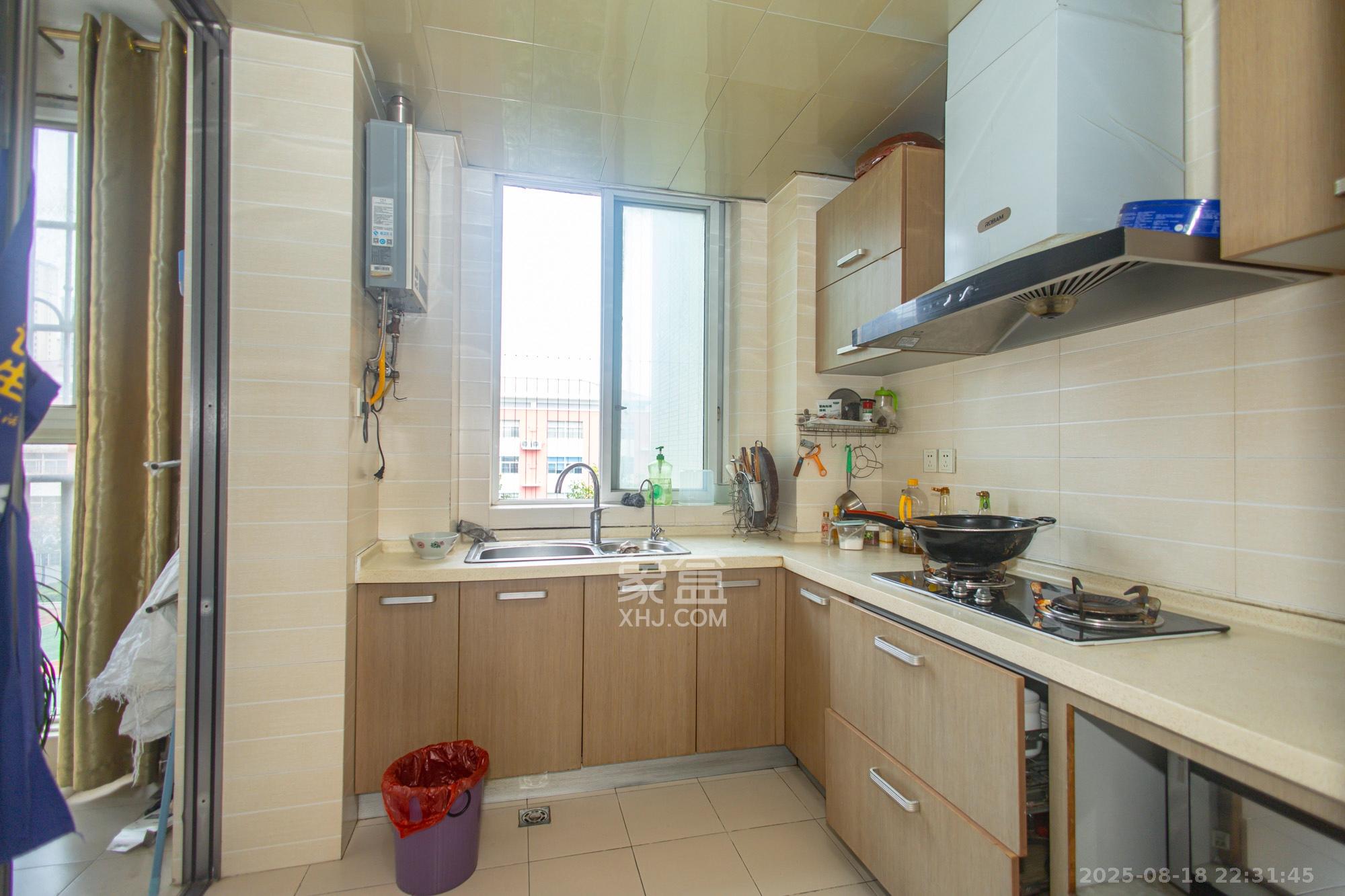 筑梦园 3室2厅2卫 75.0万 筑梦园 3室2厅2卫 75.0万厨房