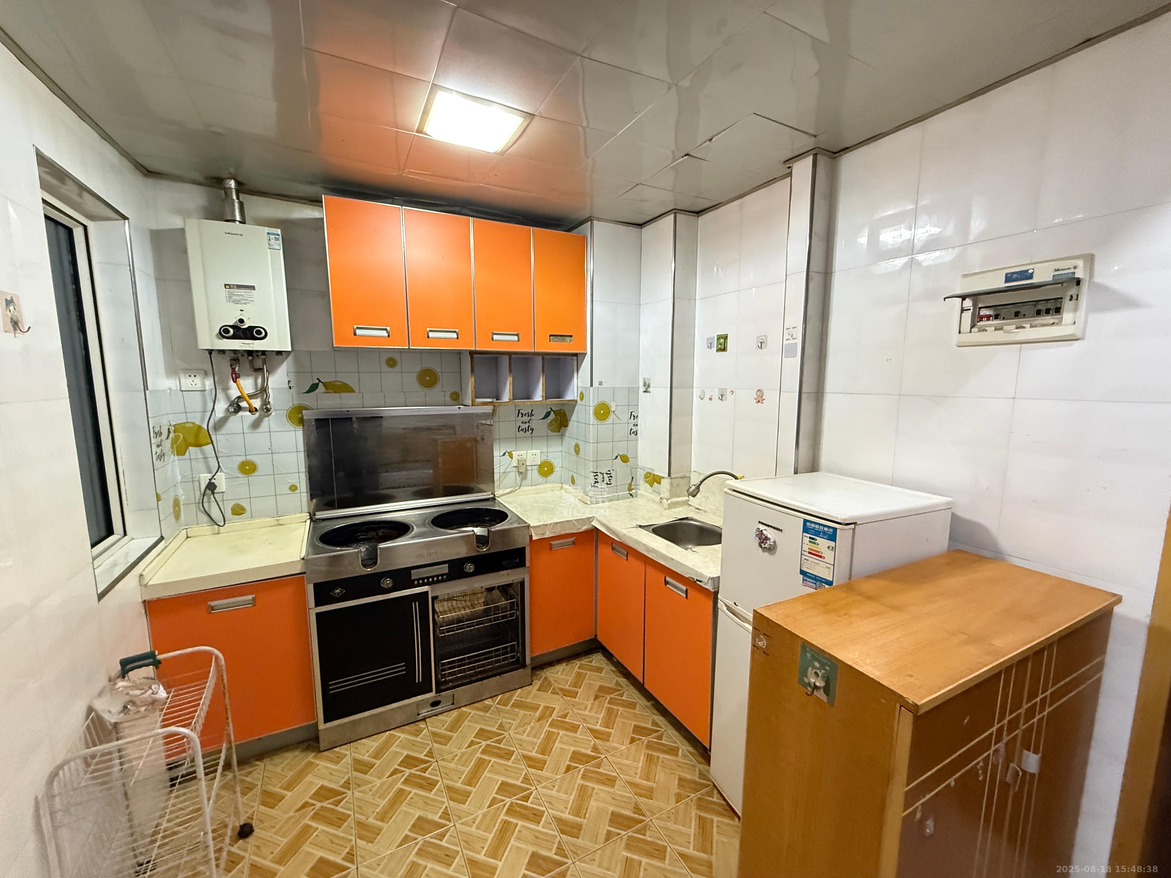 白沙晶城  1室1厅1卫    1800.0元/月室内图