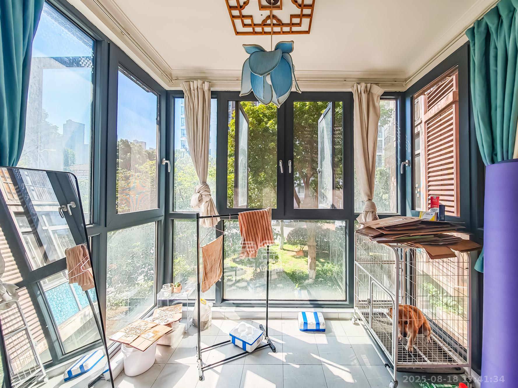 山语城一期 3室2厅2卫 88.0万 山语城一期 3室2厅2卫 88.0万阳台