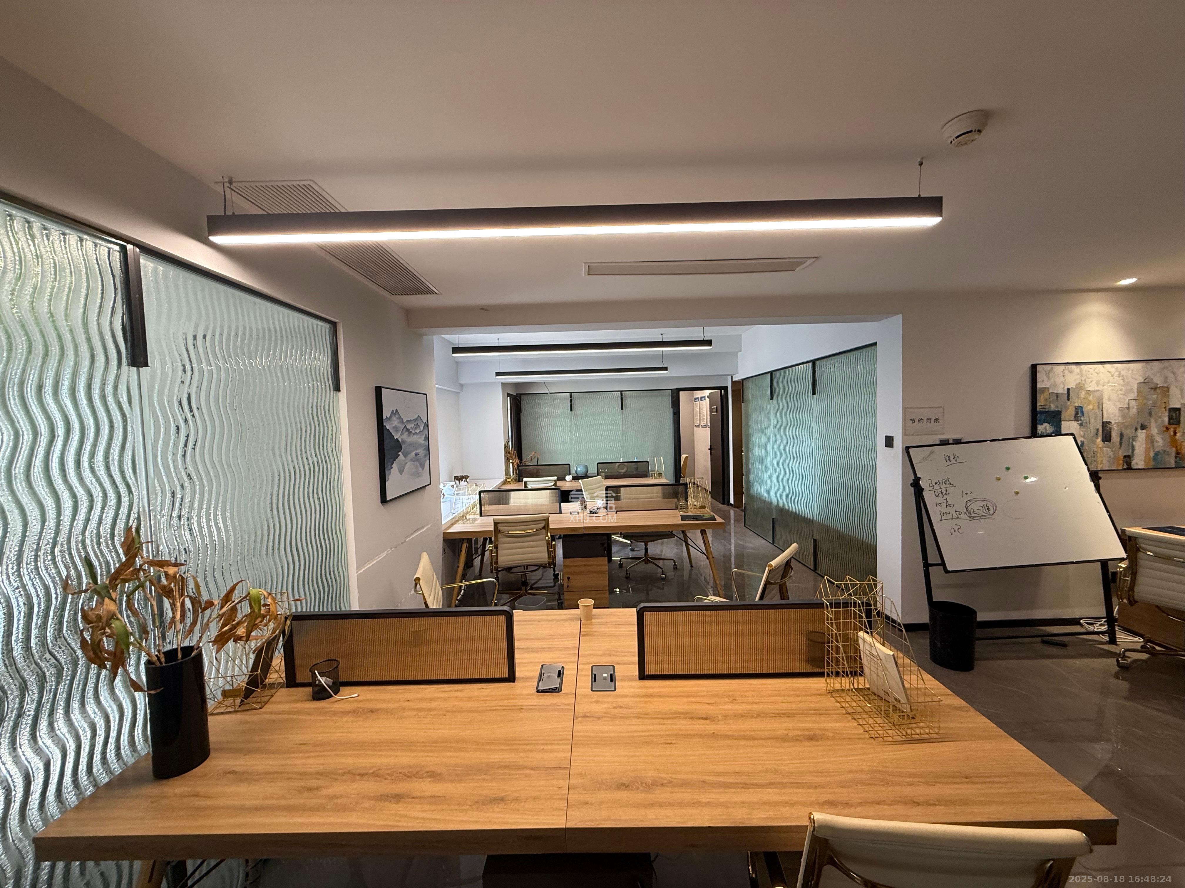 复地星光天地 1室2厅1卫 5000.0元/月 复地星光天地 1室2厅1卫 5000.0元/月室内图