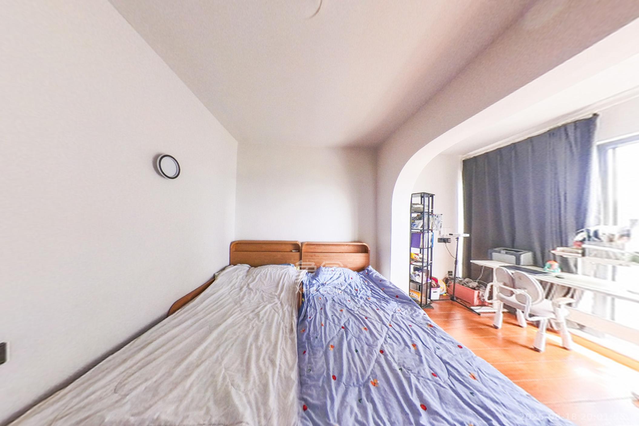 北辰三角洲E7区  4室2厅2卫    175.0万 北辰三角洲E7区  4室2厅2卫    175.0万卧室