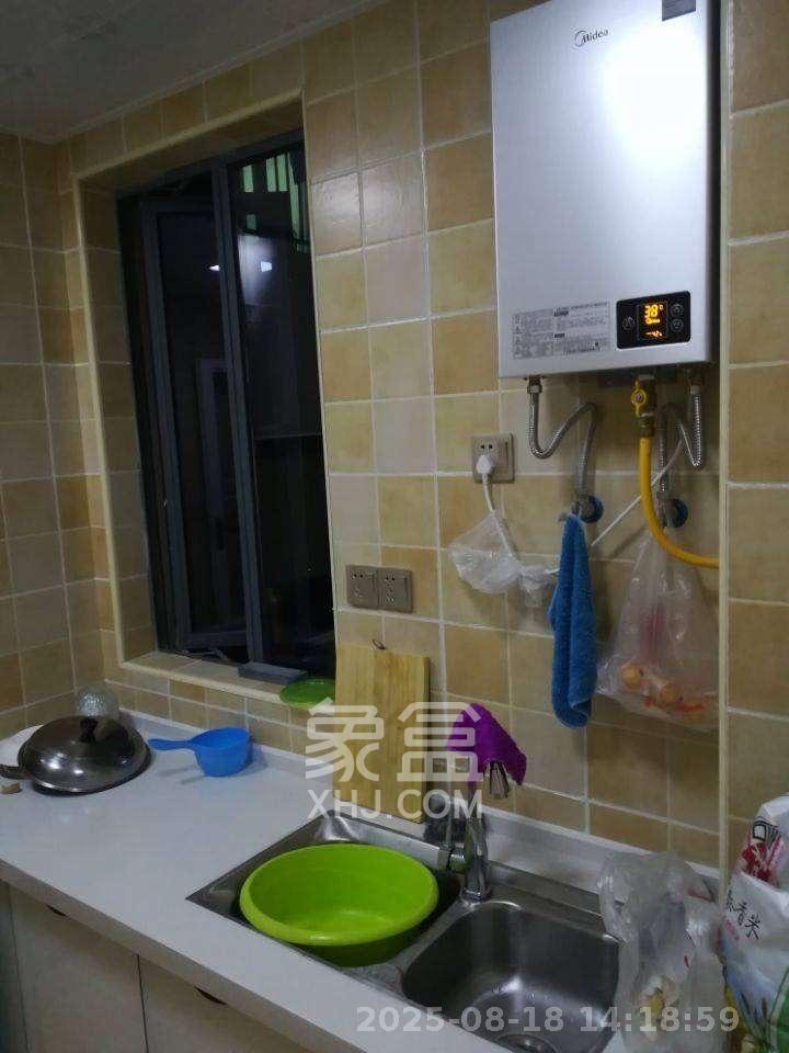 荣盛花语书苑  3室1厅1卫   2700.00元/月室内图