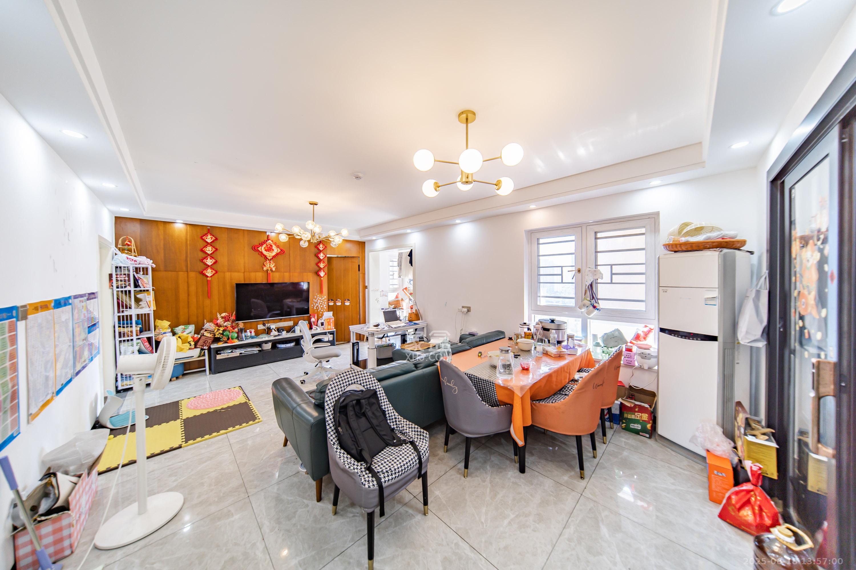 合能洋湖公馆  3室1厅2卫    95.0万 合能洋湖公馆  3室1厅2卫    95.0万客厅