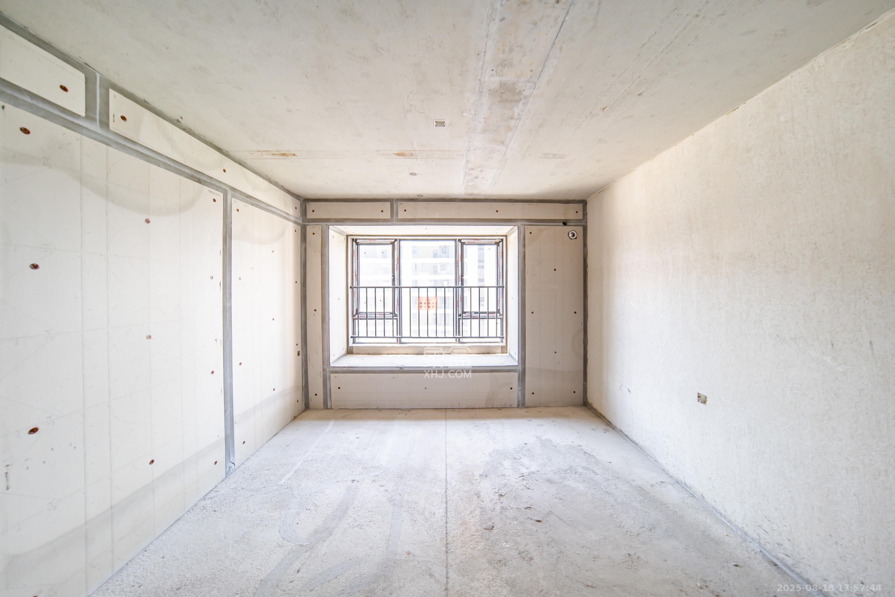 城发恒伟洋湖映2009 4室2厅2卫 176.0万 城发恒伟洋湖映2009 4室2厅2卫 176.0万卧室