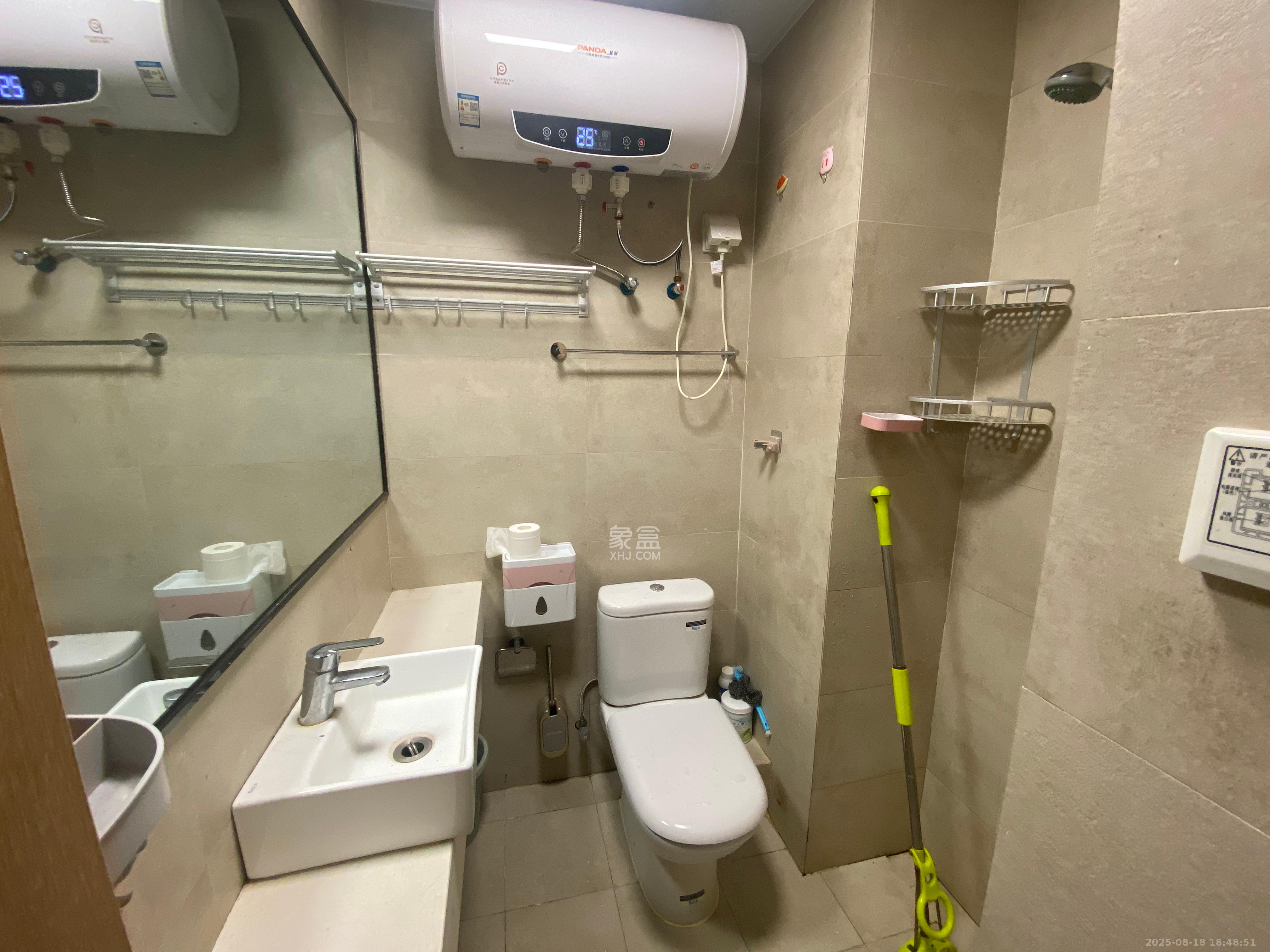 兰亭湾畔 1室1厅1卫 1100.0元/月 兰亭湾畔 1室1厅1卫 1100.0元/月室内图