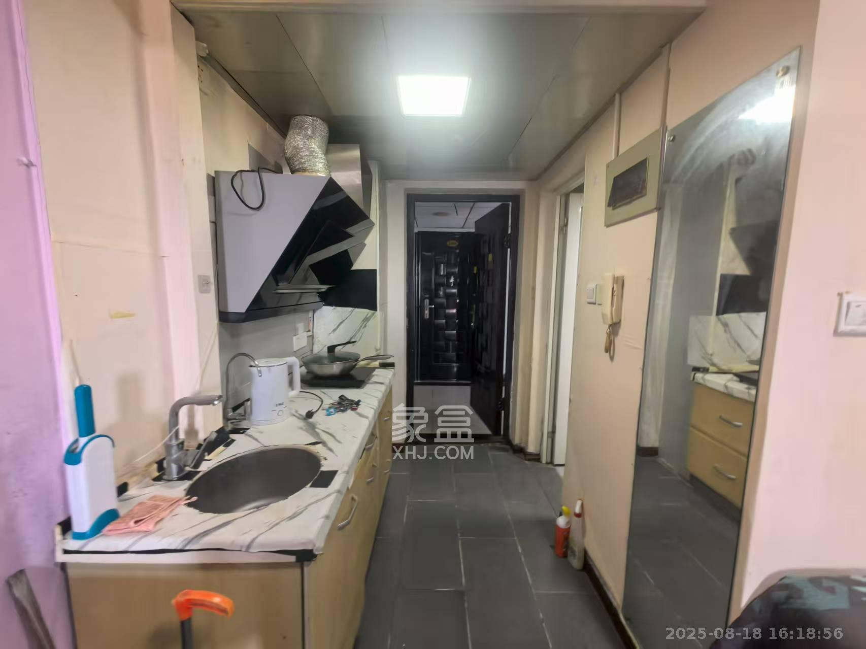 2076至高点  1室1厅1卫    1350.0元/月室内图