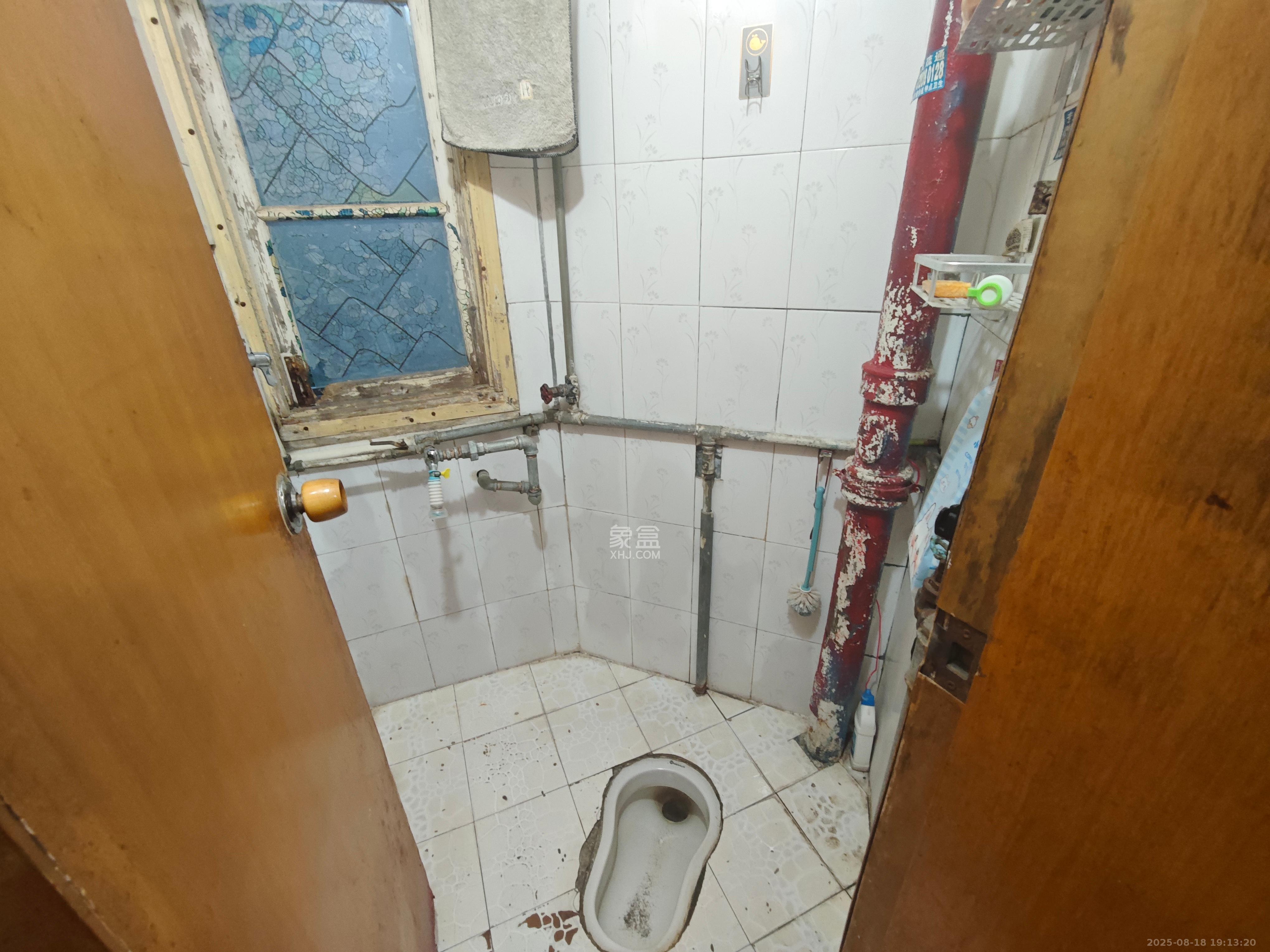 天鸿小区  2室2厅1卫    1400.0元/月室内图