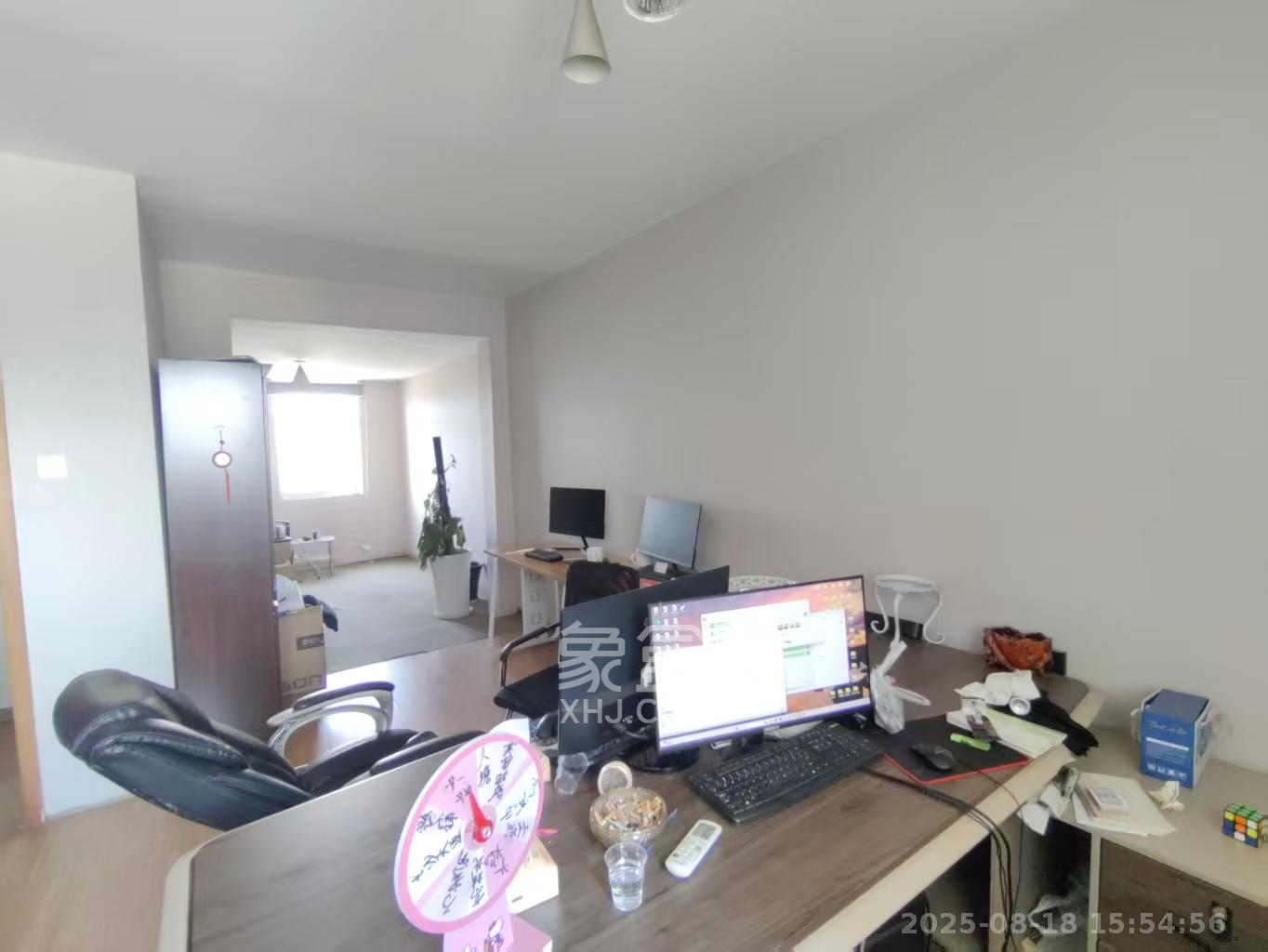 高桥现代商贸城  4室2厅2卫    4000.0元/月室内图