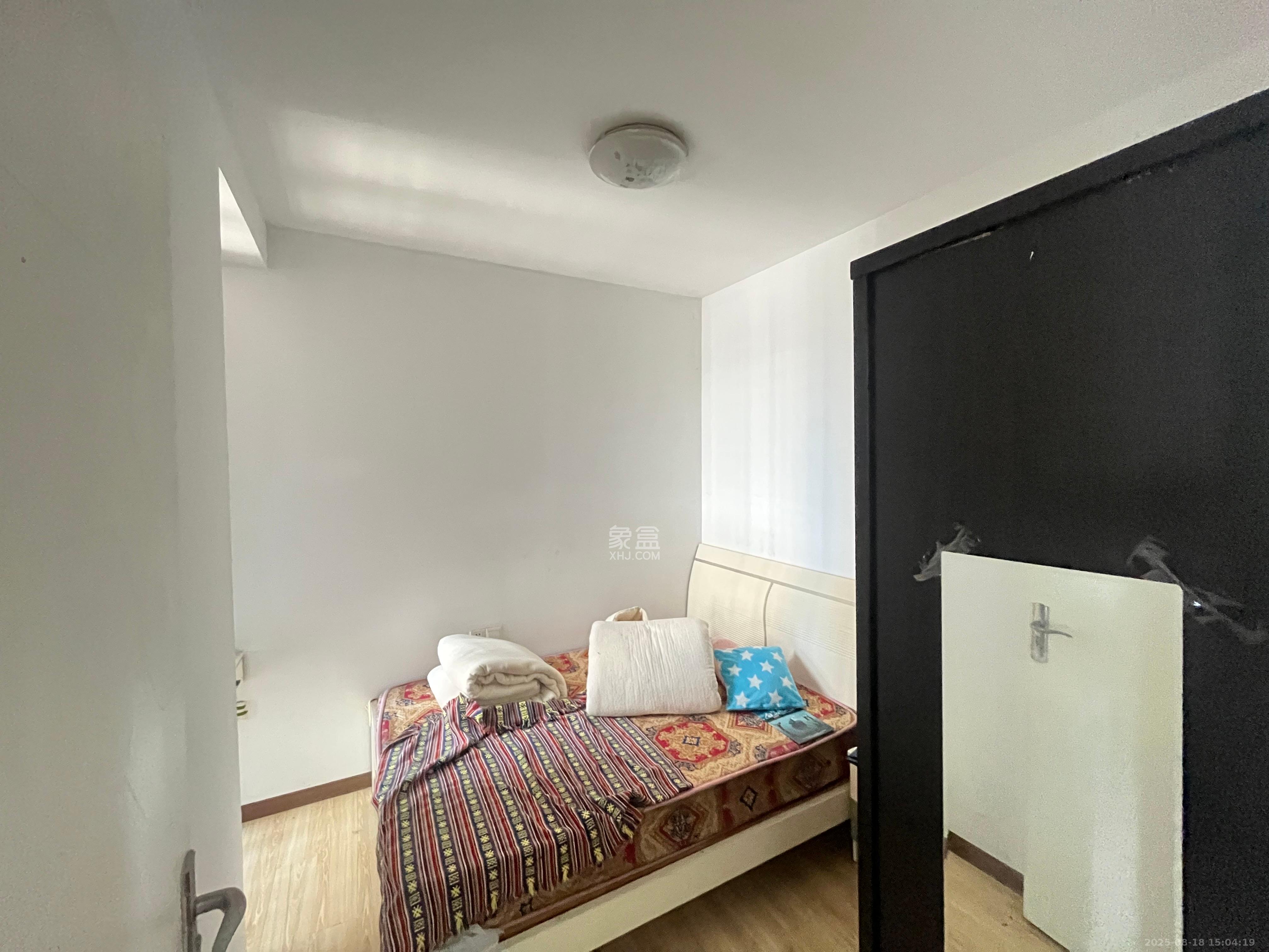 东上一品  2室1厅1卫    1800.0元/月室内图