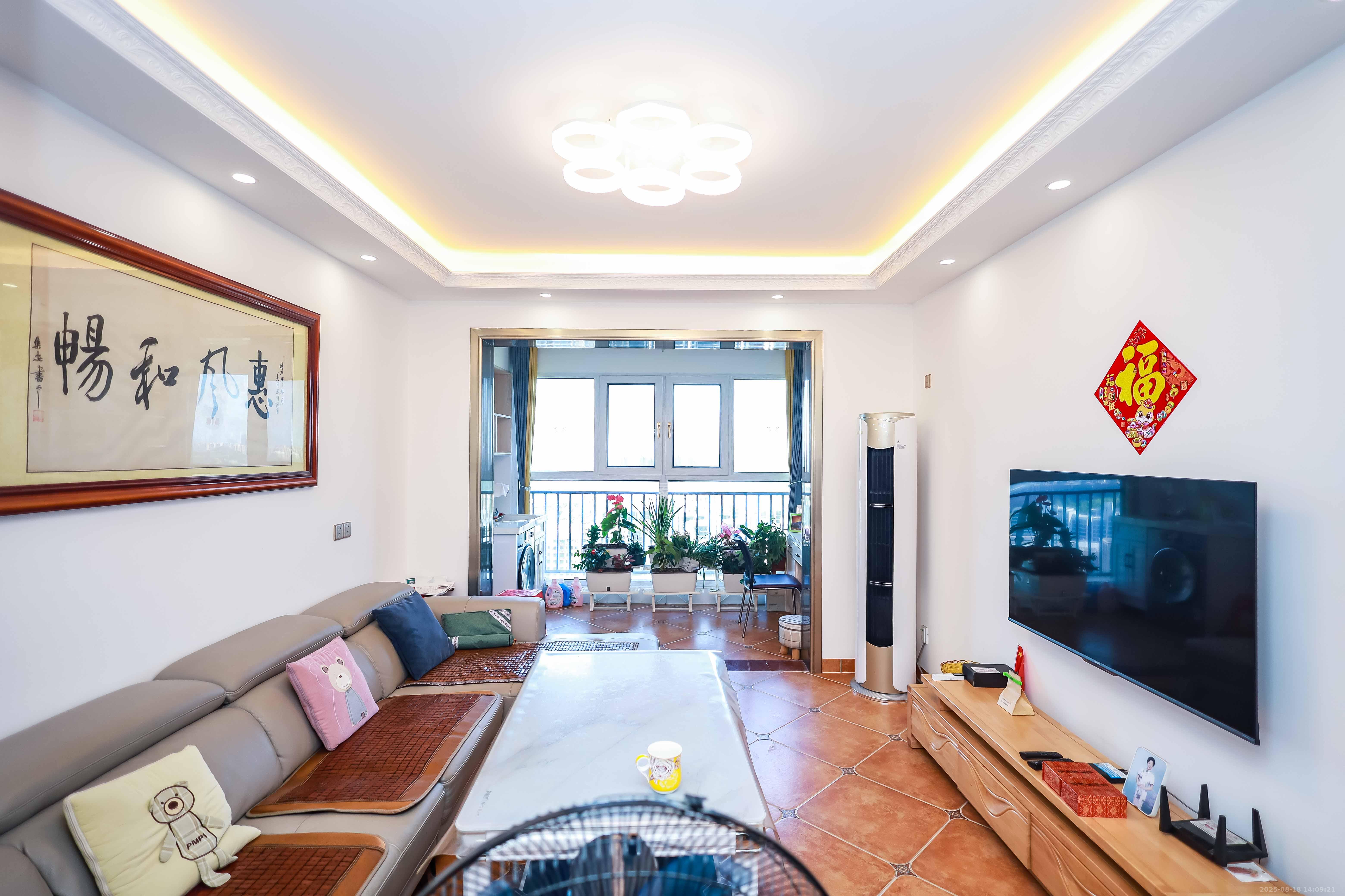 盛景谷山里  2室1厅1卫    85.0万 盛景谷山里  2室1厅1卫    85.0万客厅