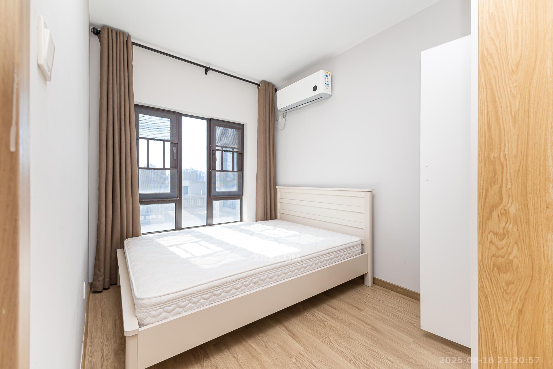 时代倾城五期 2室2厅1卫 70.0万 时代倾城五期 2室2厅1卫 70.0万卧室