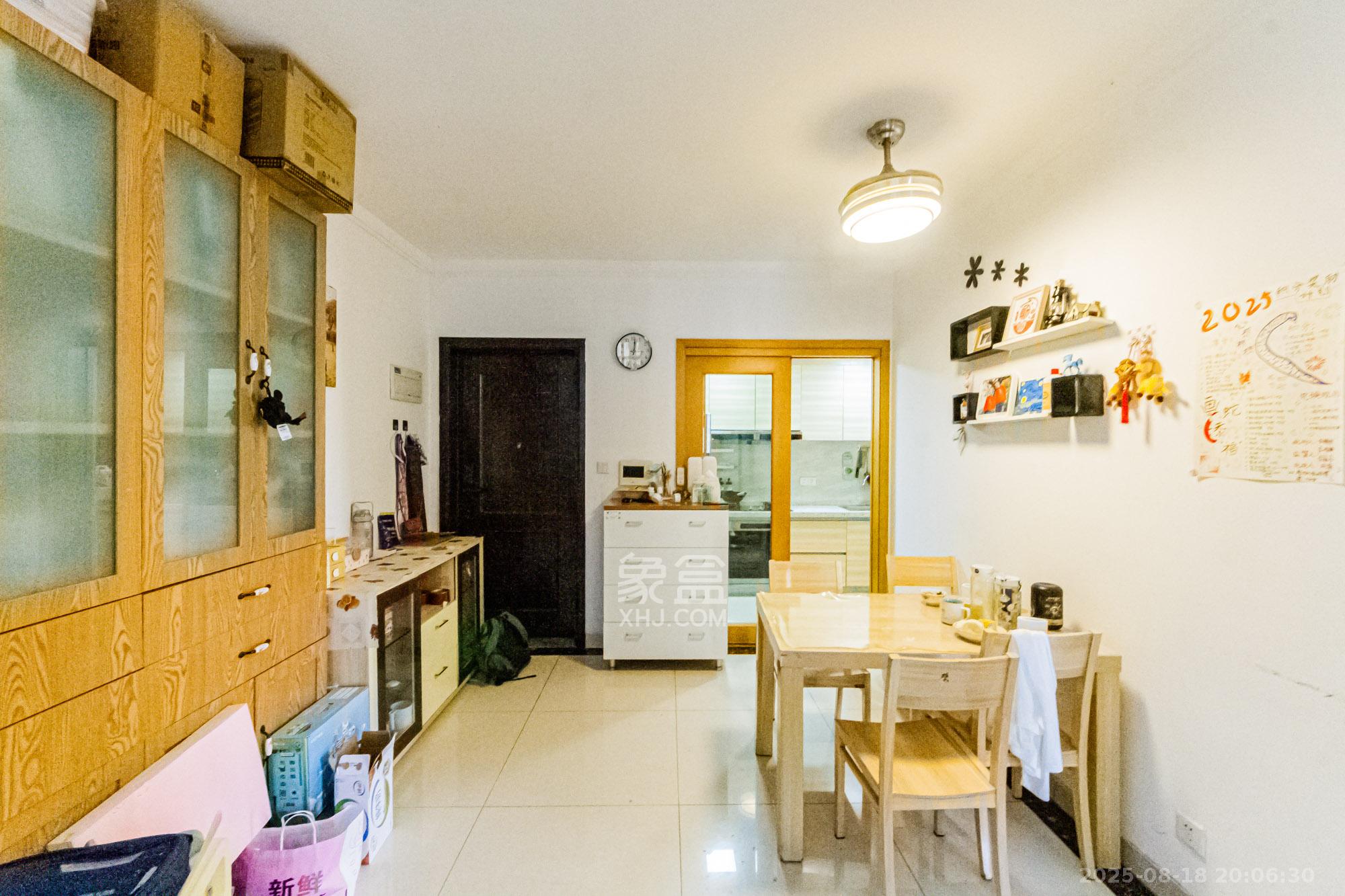 珠江郦城公园1号 3室2厅1卫 99.0万 珠江郦城公园1号 3室2厅1卫 99.0万客厅