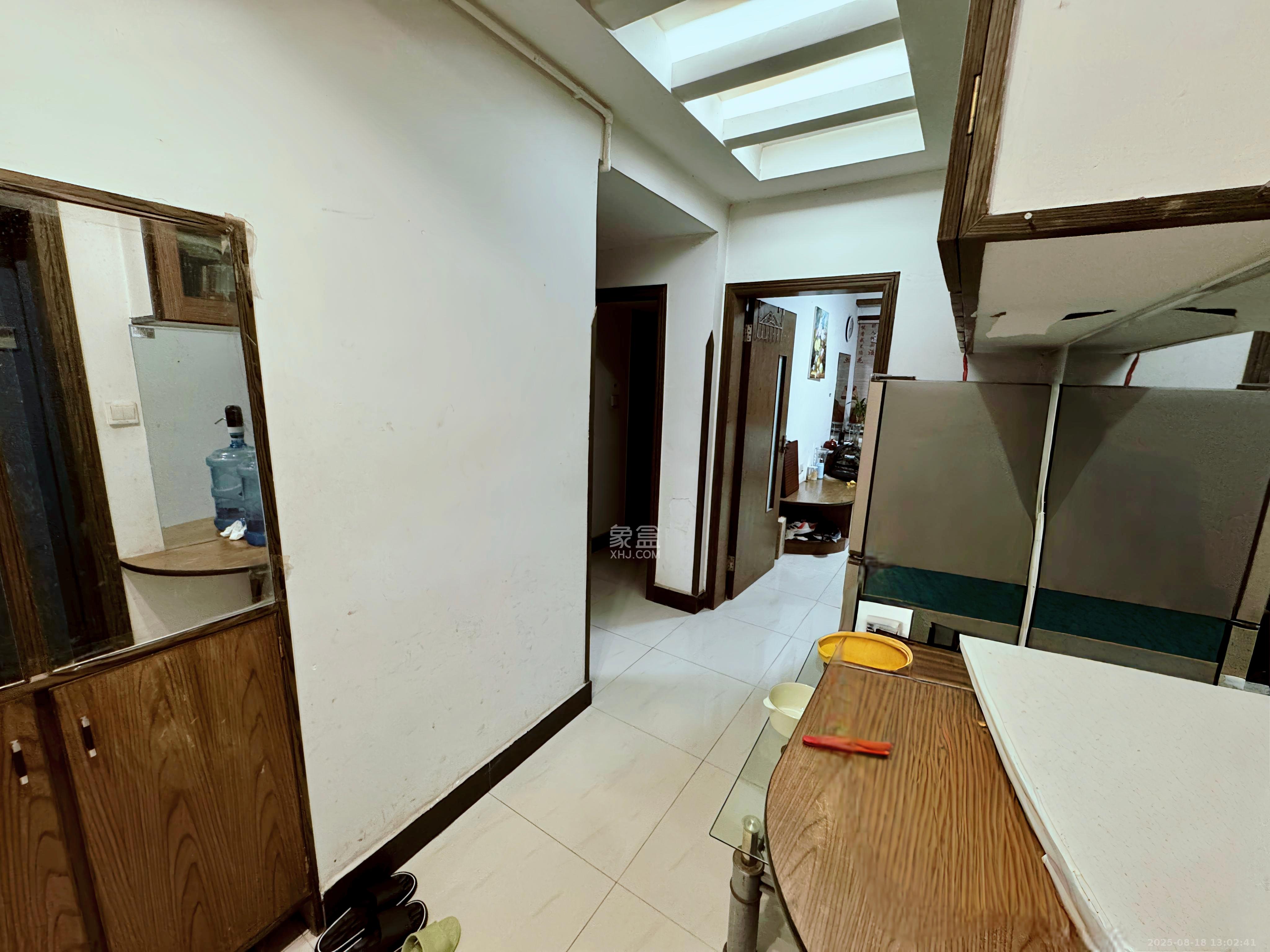 学院新村  2室1厅1卫    2700.0元/月室内图