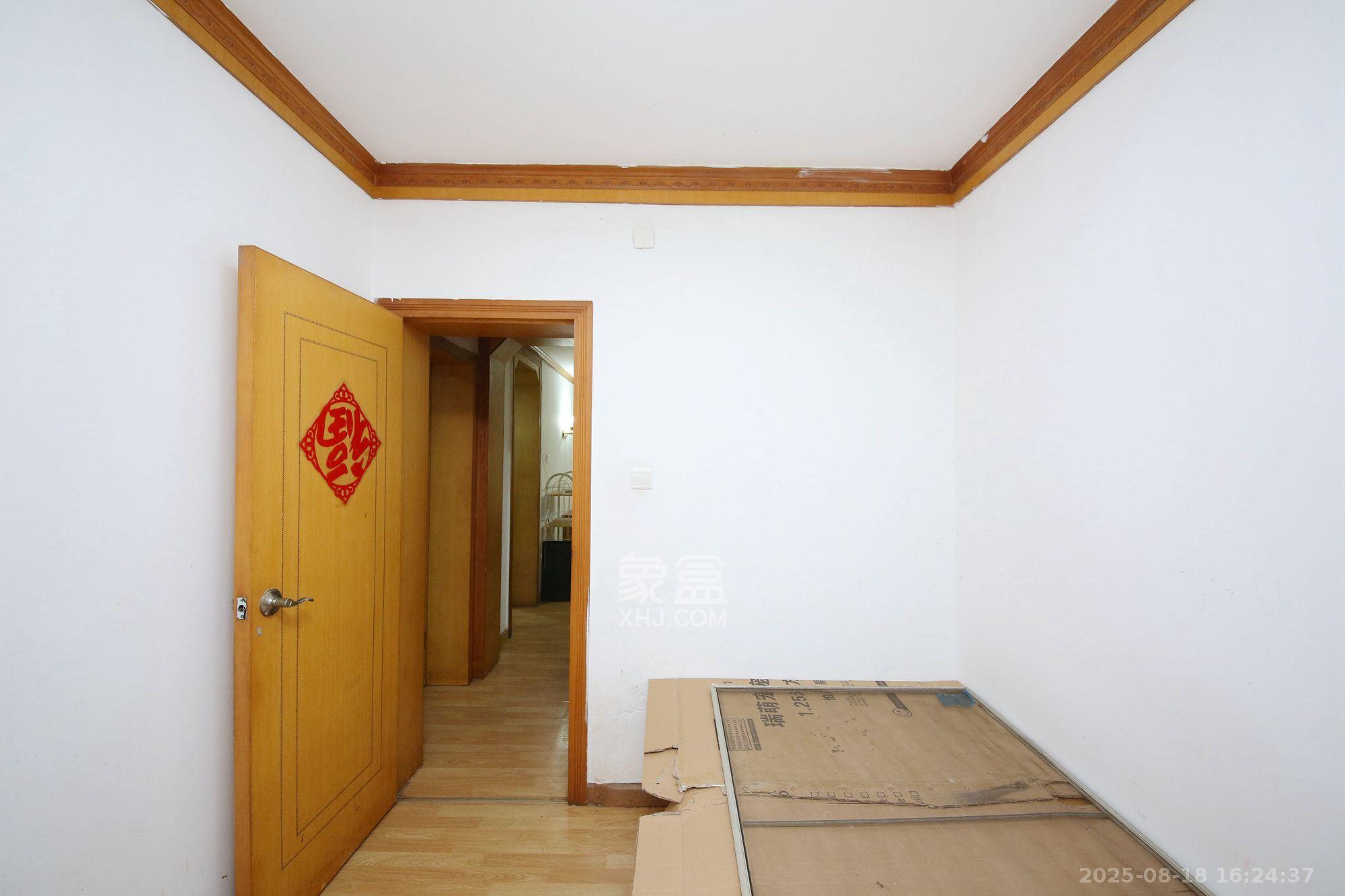 金泰小区 3室2厅1卫 1800.0元/月 金泰小区 3室2厅1卫 1800.0元/月室内图