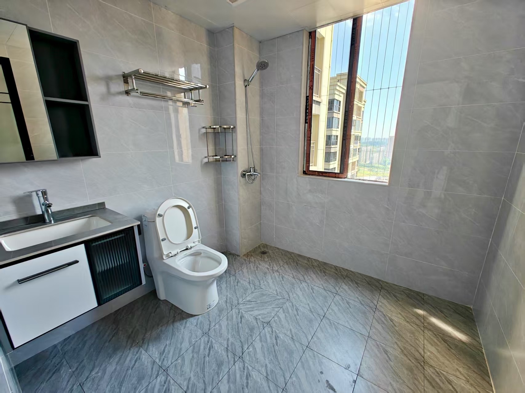 金钟大悦城 3室2厅2卫 2100.0元/月 金钟大悦城 3室2厅2卫 2100.0元/月室内图