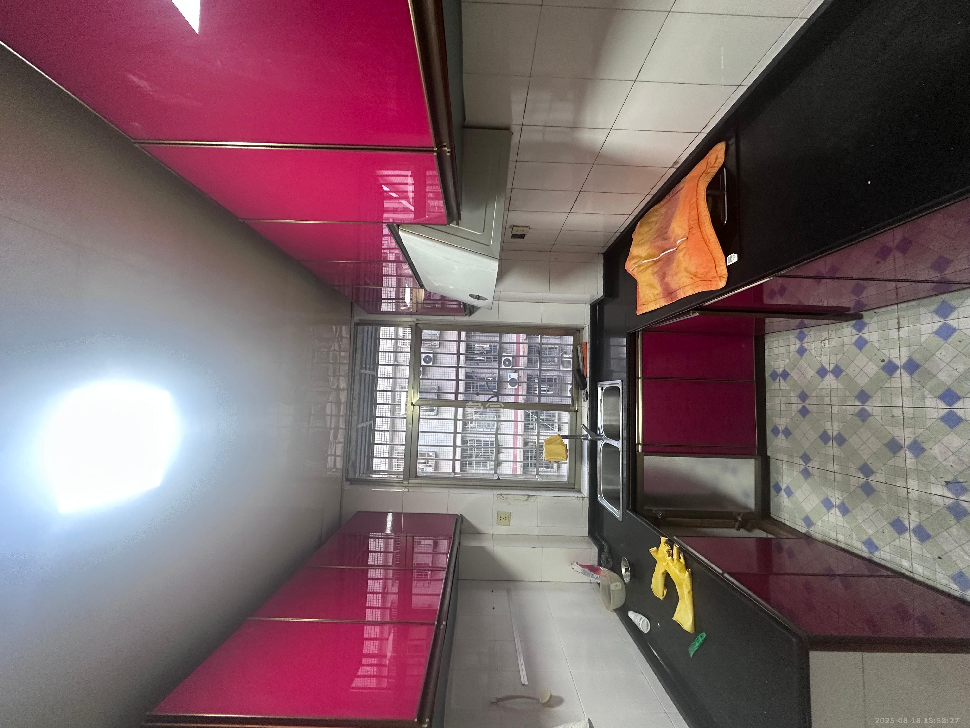 自然安置小区 3室1厅1卫 1400.0元/月 自然安置小区 3室1厅1卫 1400.0元/月室内图