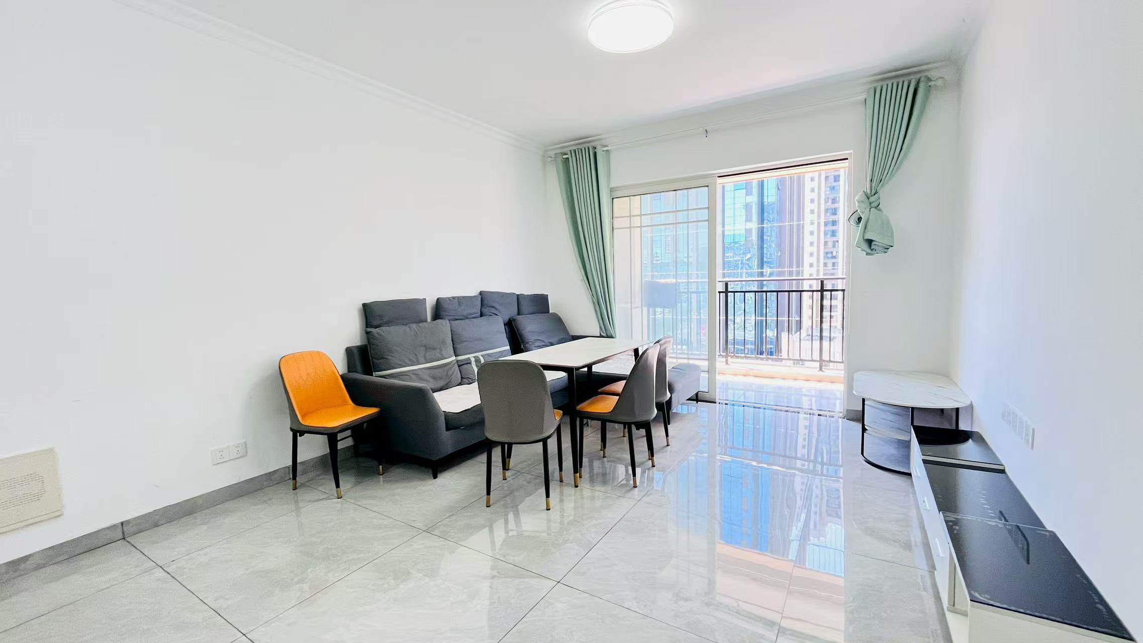 碧桂园梓山府  2室2厅1卫    1680.0元/月 碧桂园梓山府  2室2厅1卫    1680.0元/月室内图