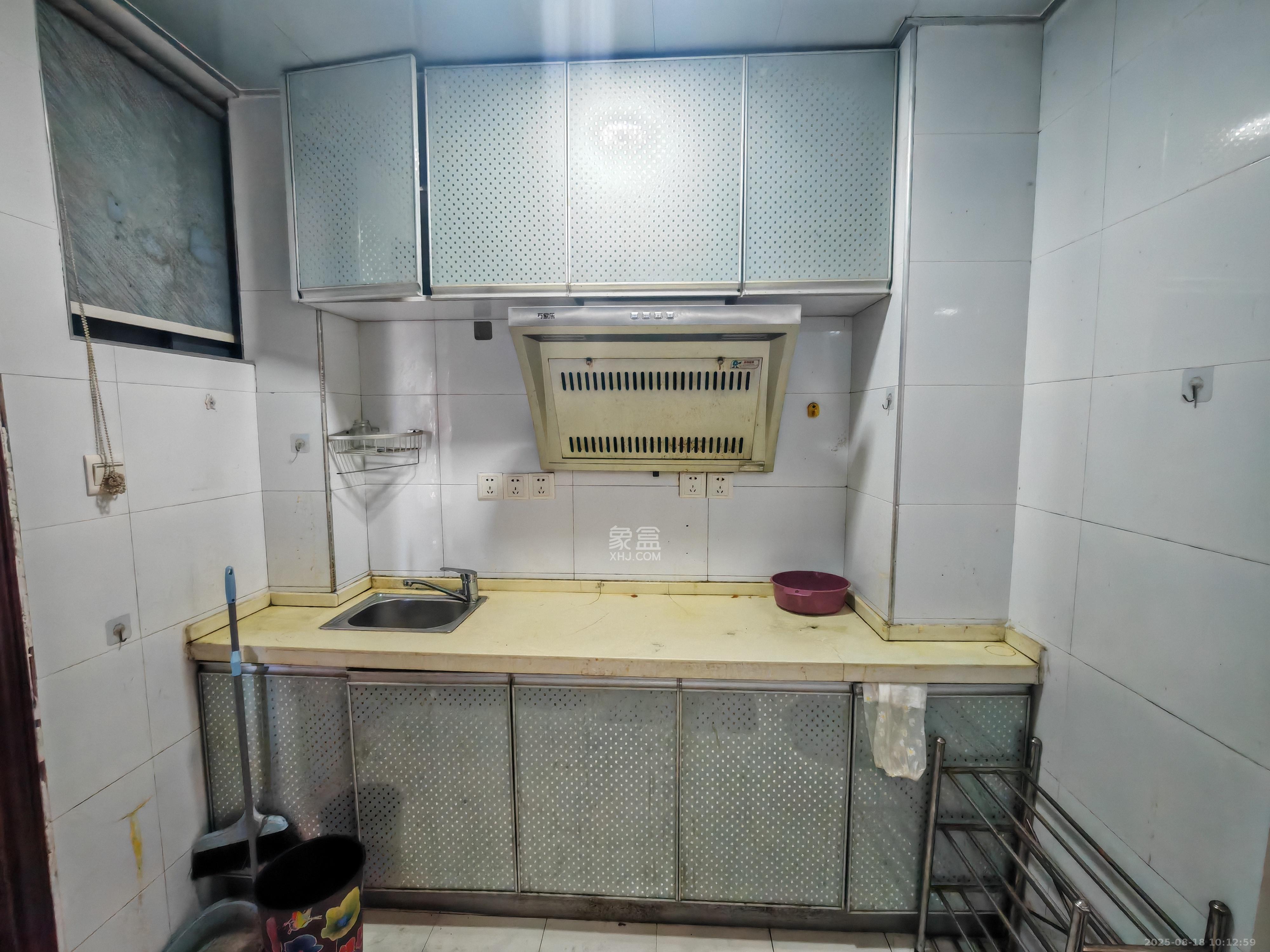 剑桥名门  1室1厅1卫    1400.0元/月 剑桥名门  1室1厅1卫    1400.0元/月室内图