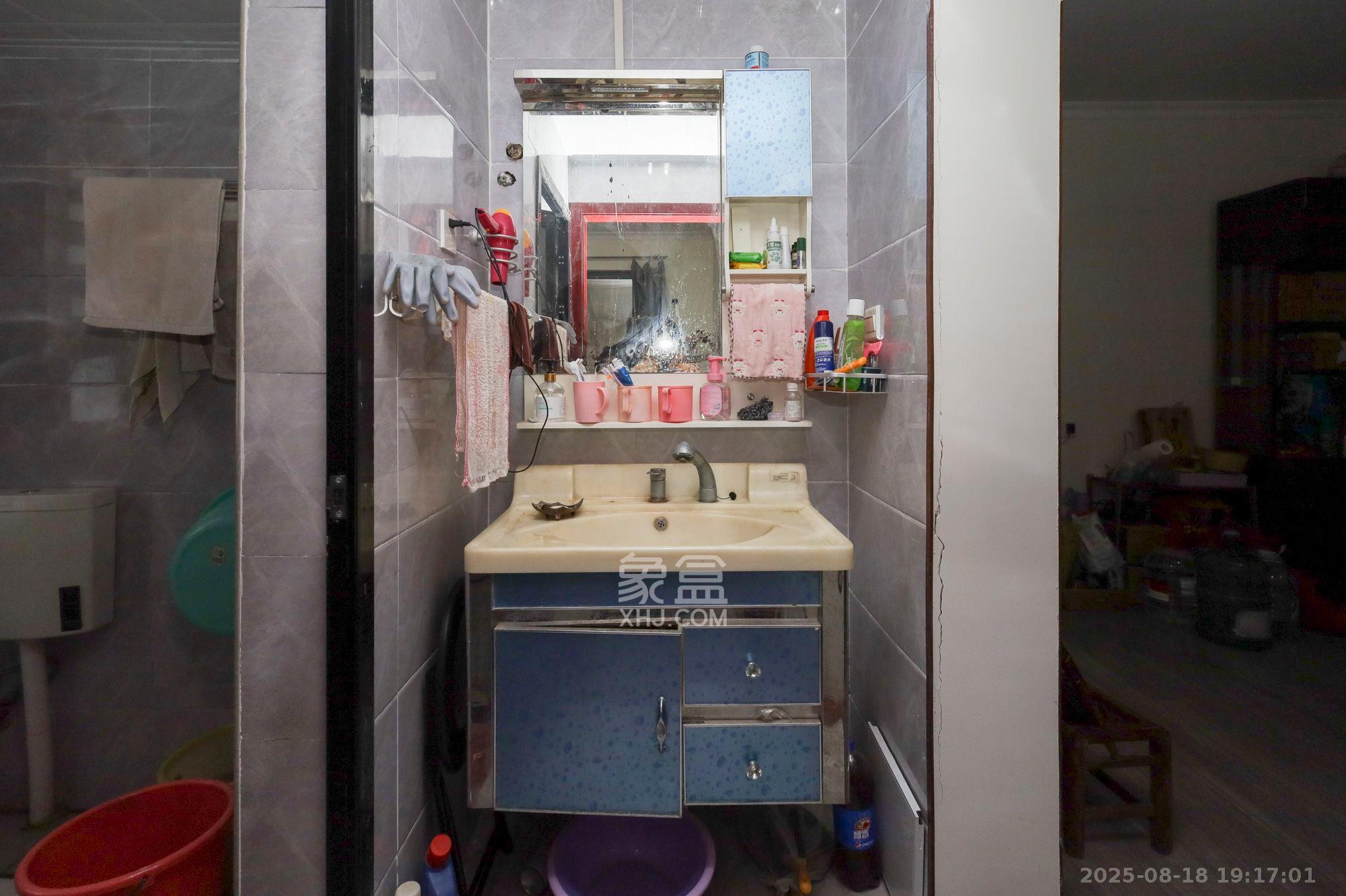 谷山庭院二期 2室2厅1卫 2300.0元/月 谷山庭院二期 2室2厅1卫 2300.0元/月室内图