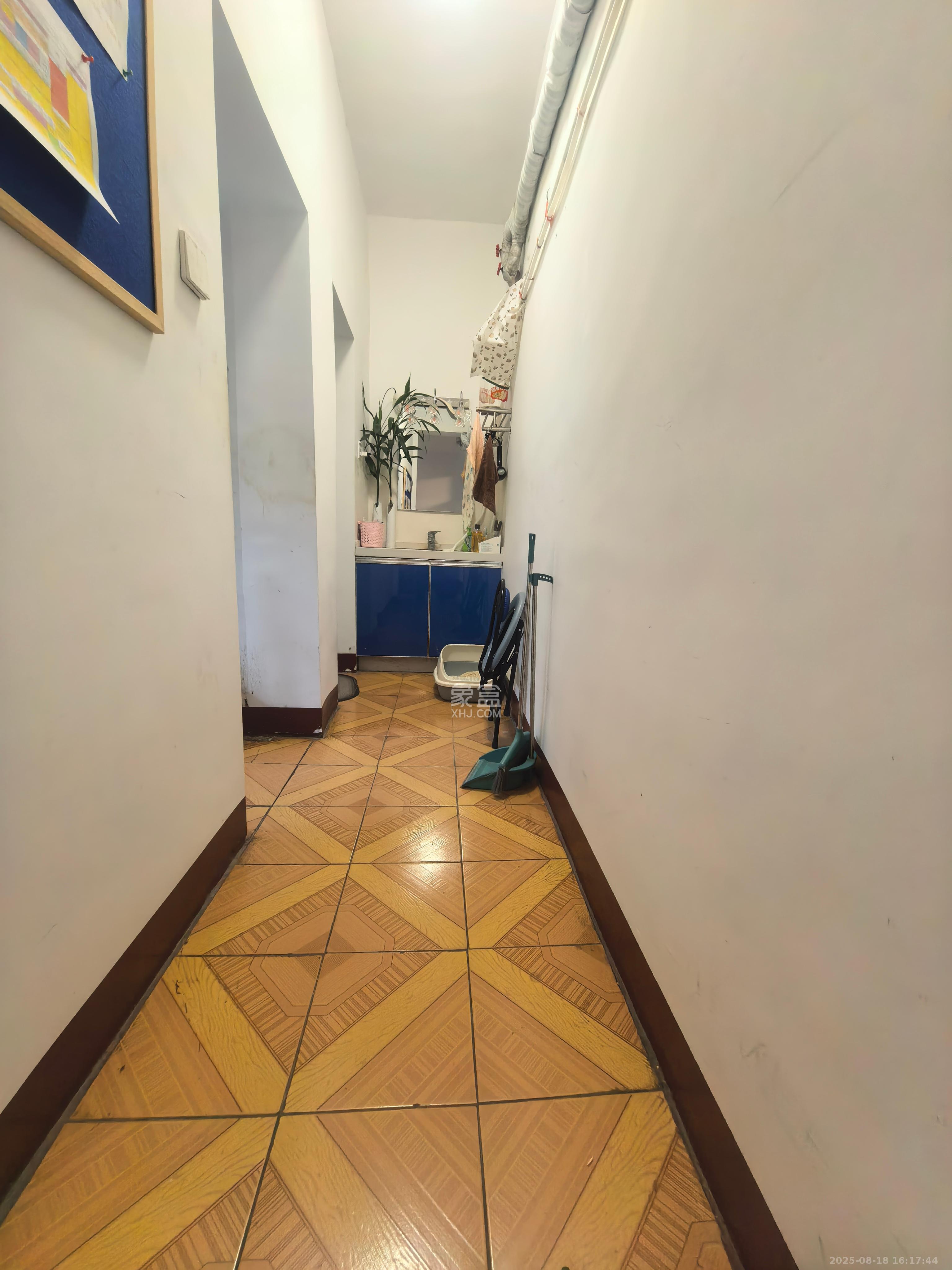 湘农桥社区  3室2厅1卫    2500.0元/月室内图