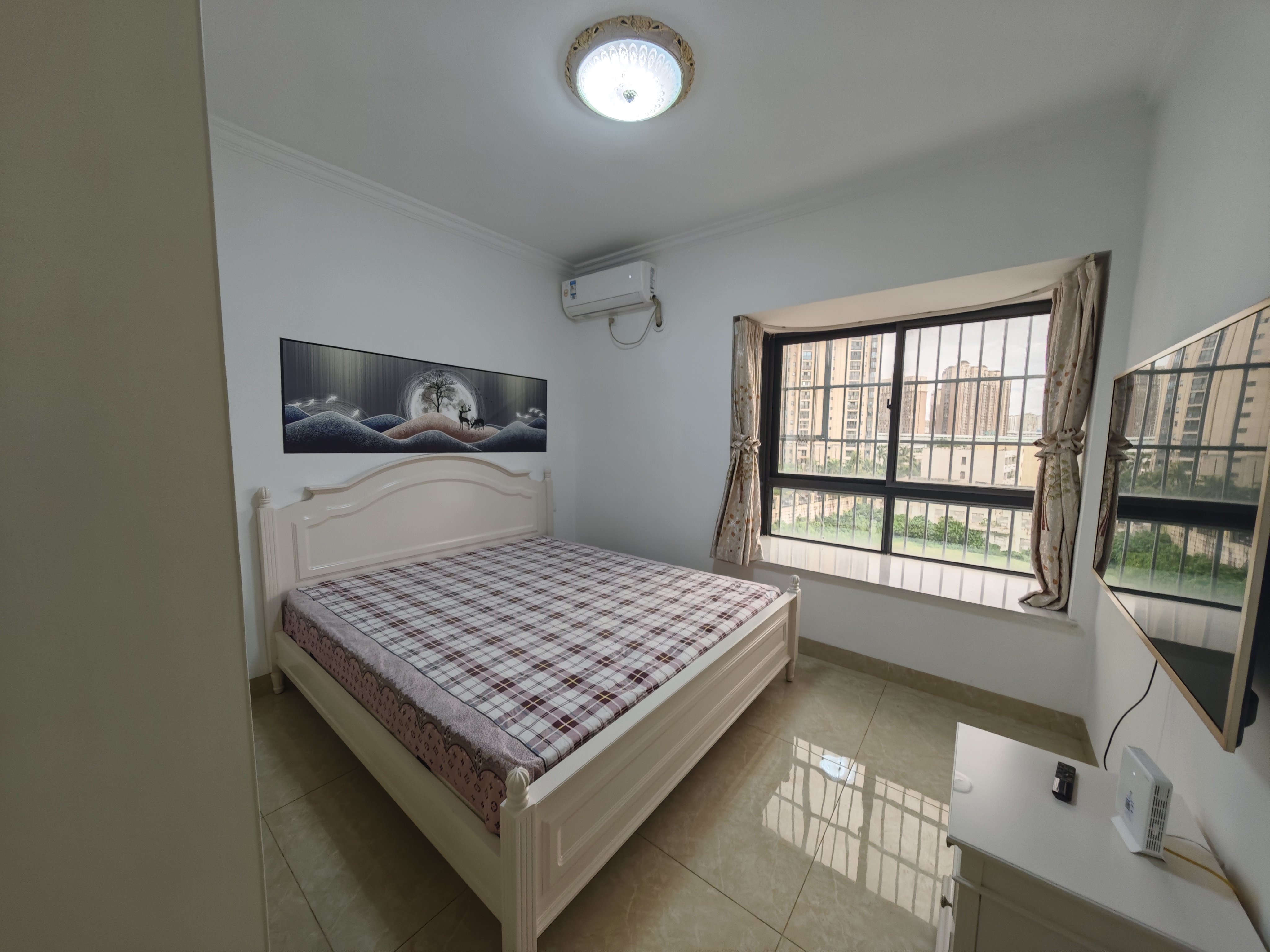 星华佳园 4室2厅2卫 206.0万 星华佳园 4室2厅2卫 206.0万客厅