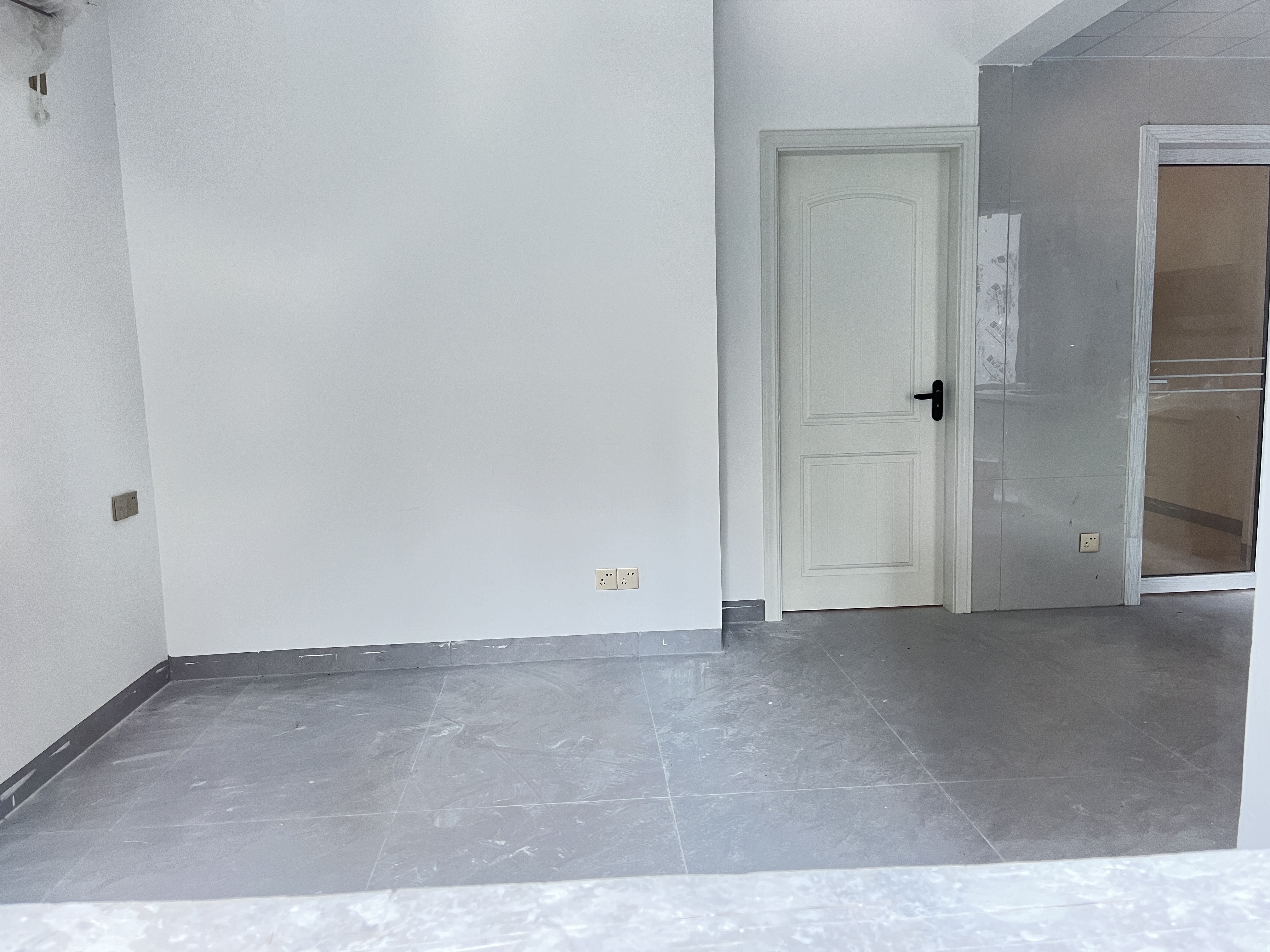 南门口安置小区二期 1室0厅0卫 2500.0元/月 南门口安置小区二期 1室0厅0卫 2500.0元/月室内图