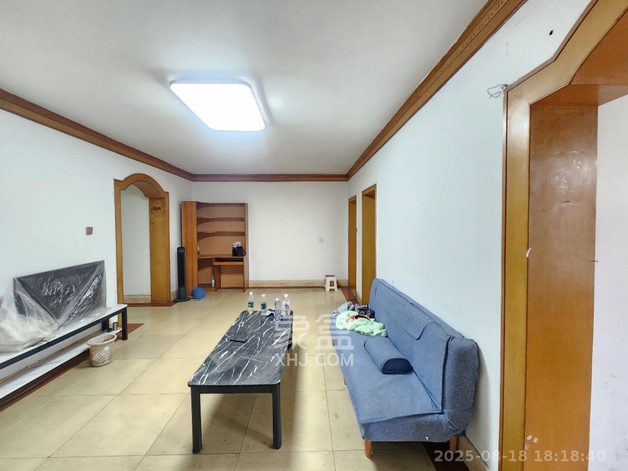 英才园二片  3室2厅1卫    2200.0元/月 英才园二片  3室2厅1卫    2200.0元/月室内图