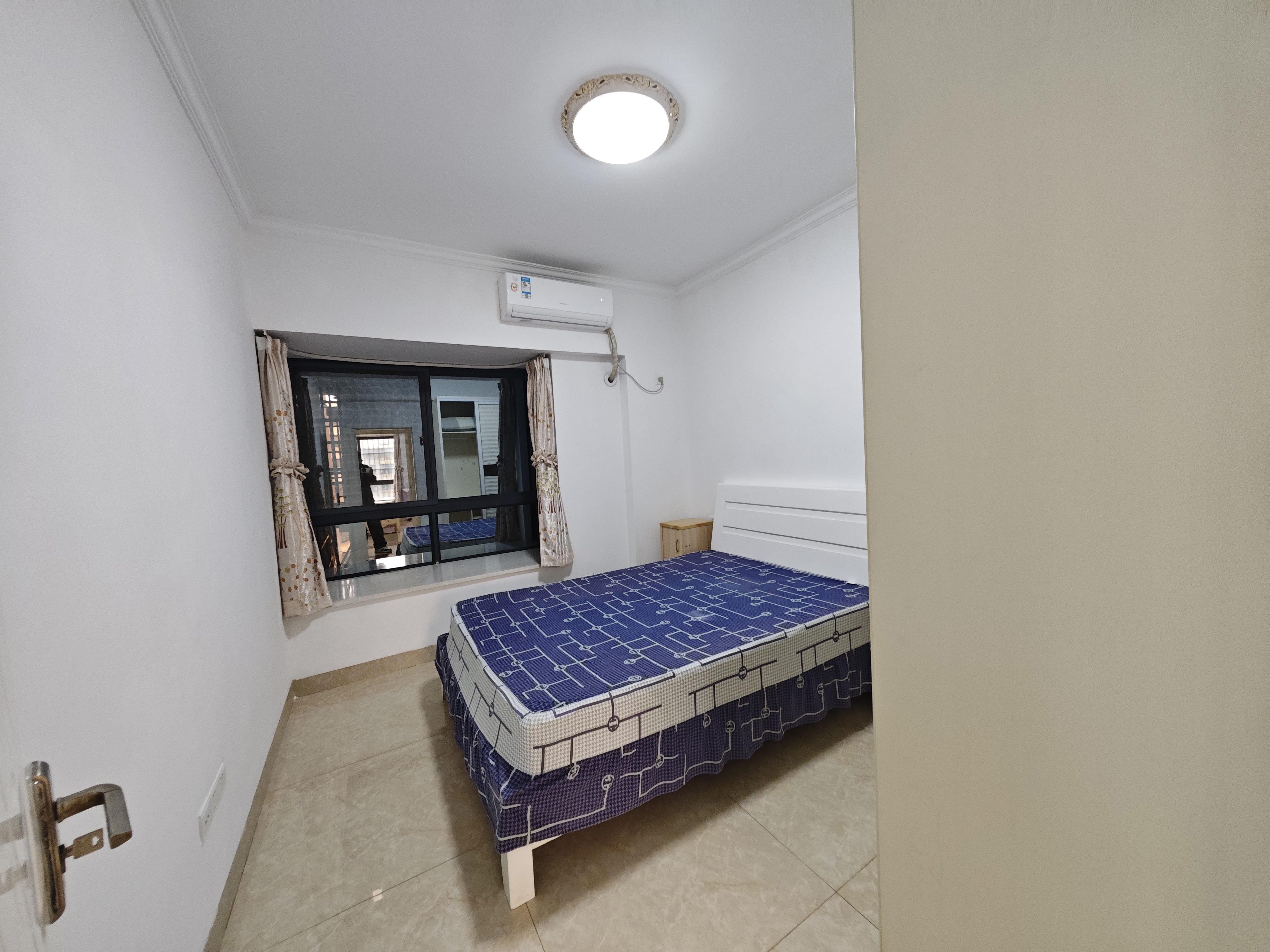 星华佳园 4室2厅2卫 206.0万 星华佳园 4室2厅2卫 206.0万客厅