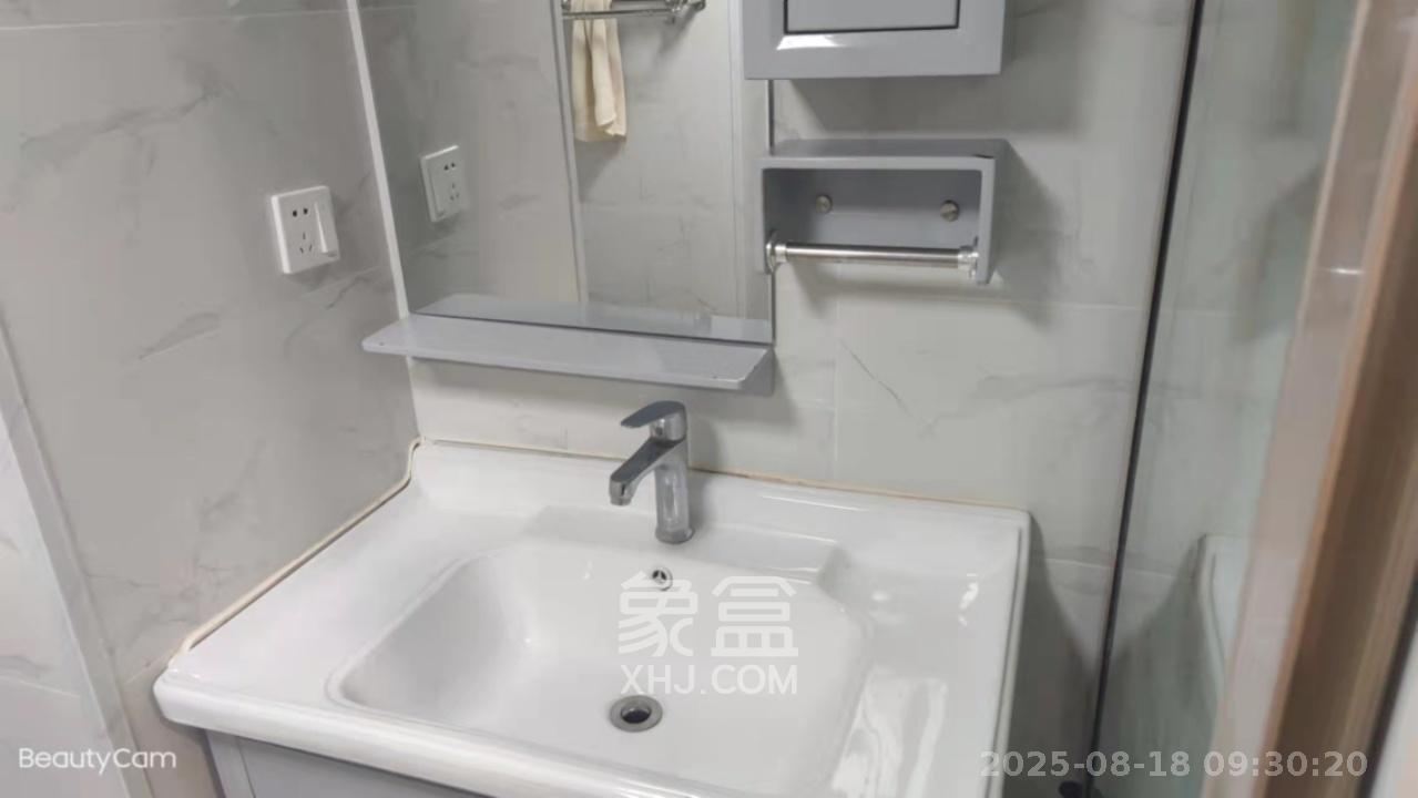 裕天国际商汇中心  2室1厅1卫    1600.0元/月 裕天国际商汇中心  2室1厅1卫    1600.0元/月室内图